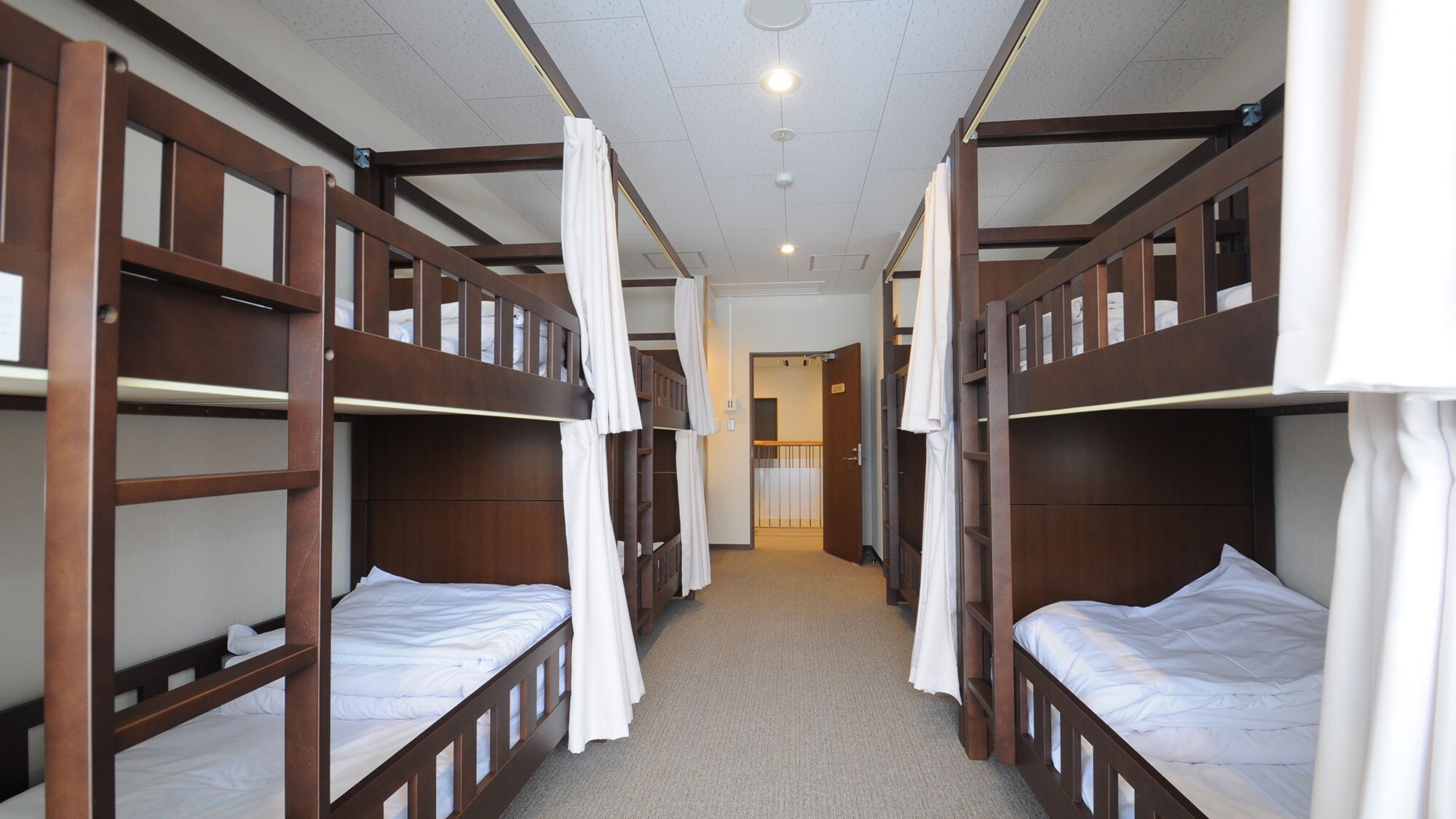 [Western room for 8 people] Can be widely used for groups, training camps, and families
