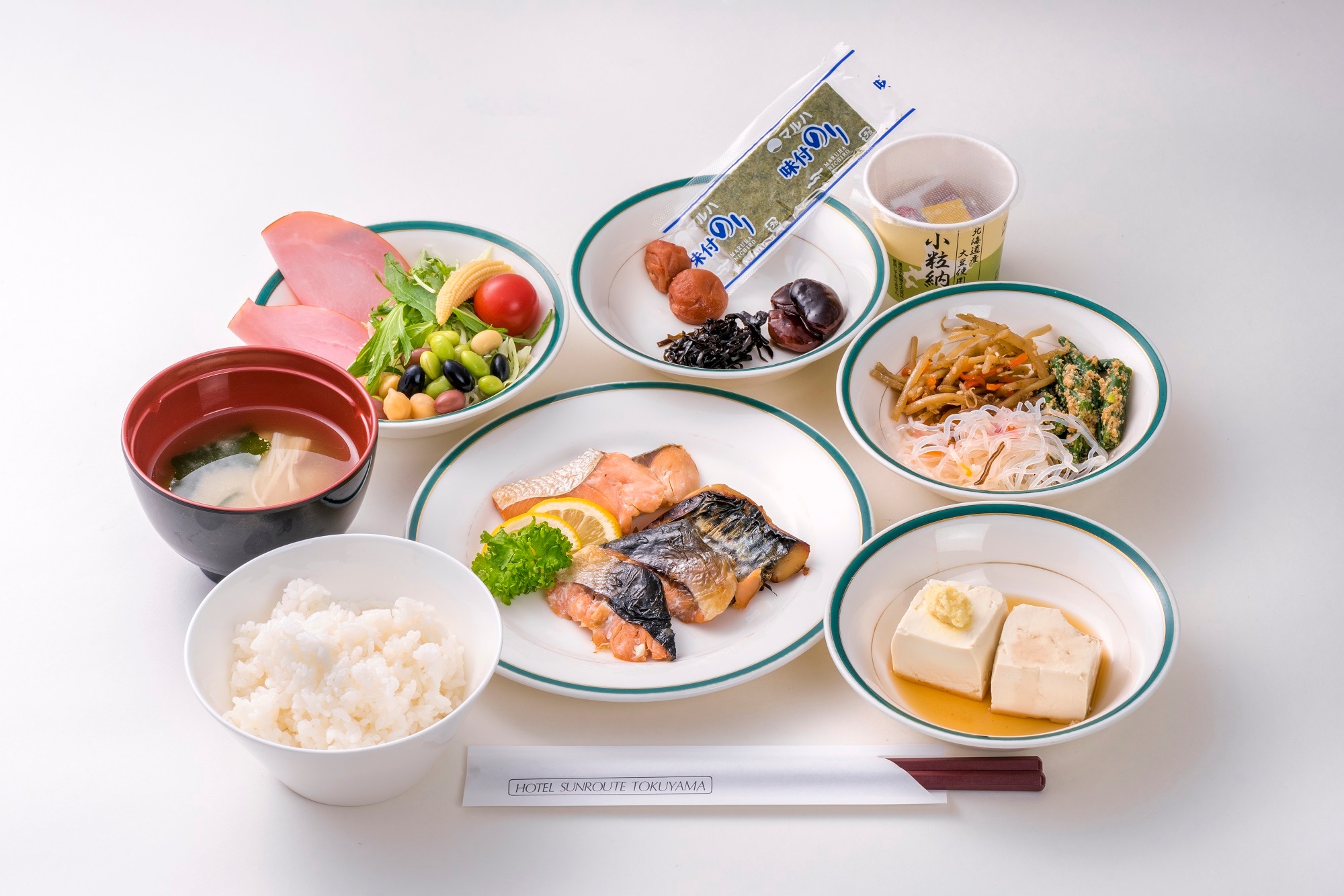 Prasmanan sarapan (contoh makanan Jepang)