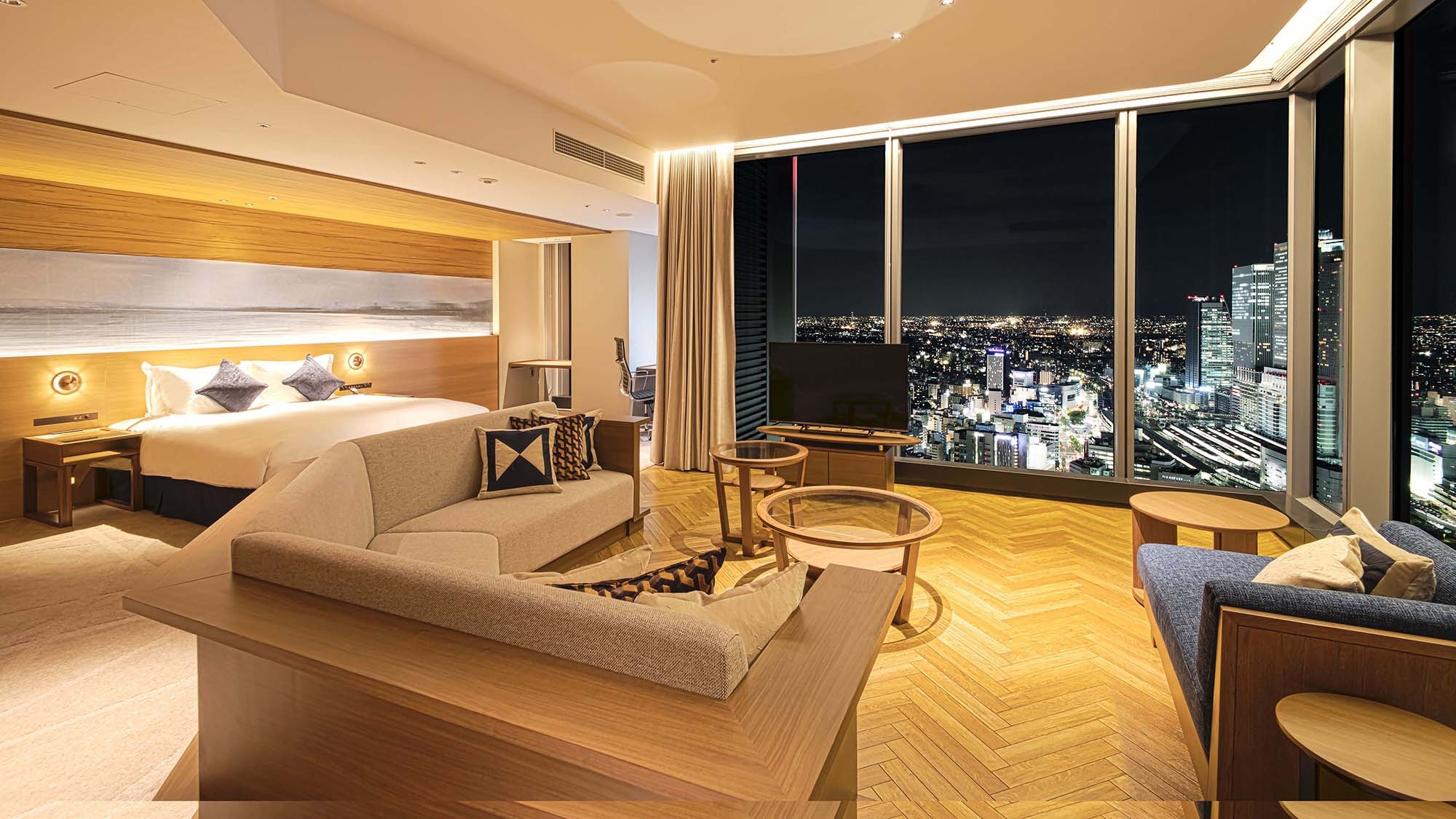 [Top floor 36th floor] Premium corner king Nagoya station view
