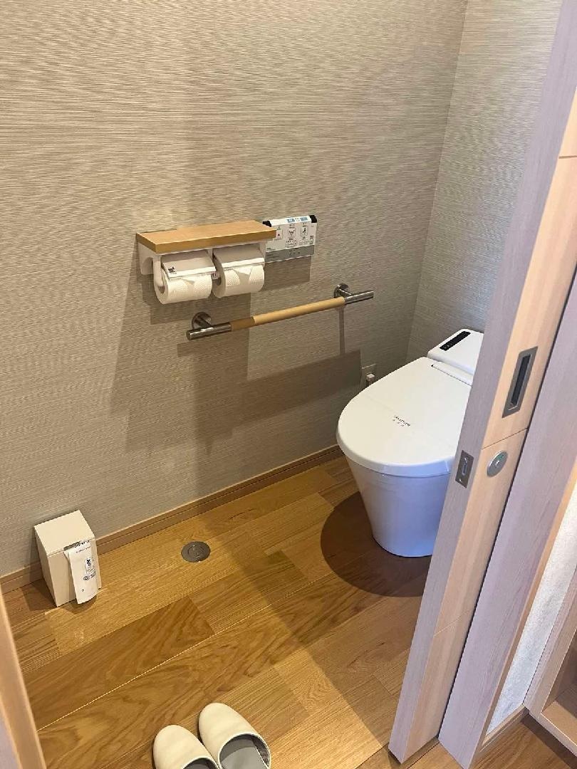 toilet