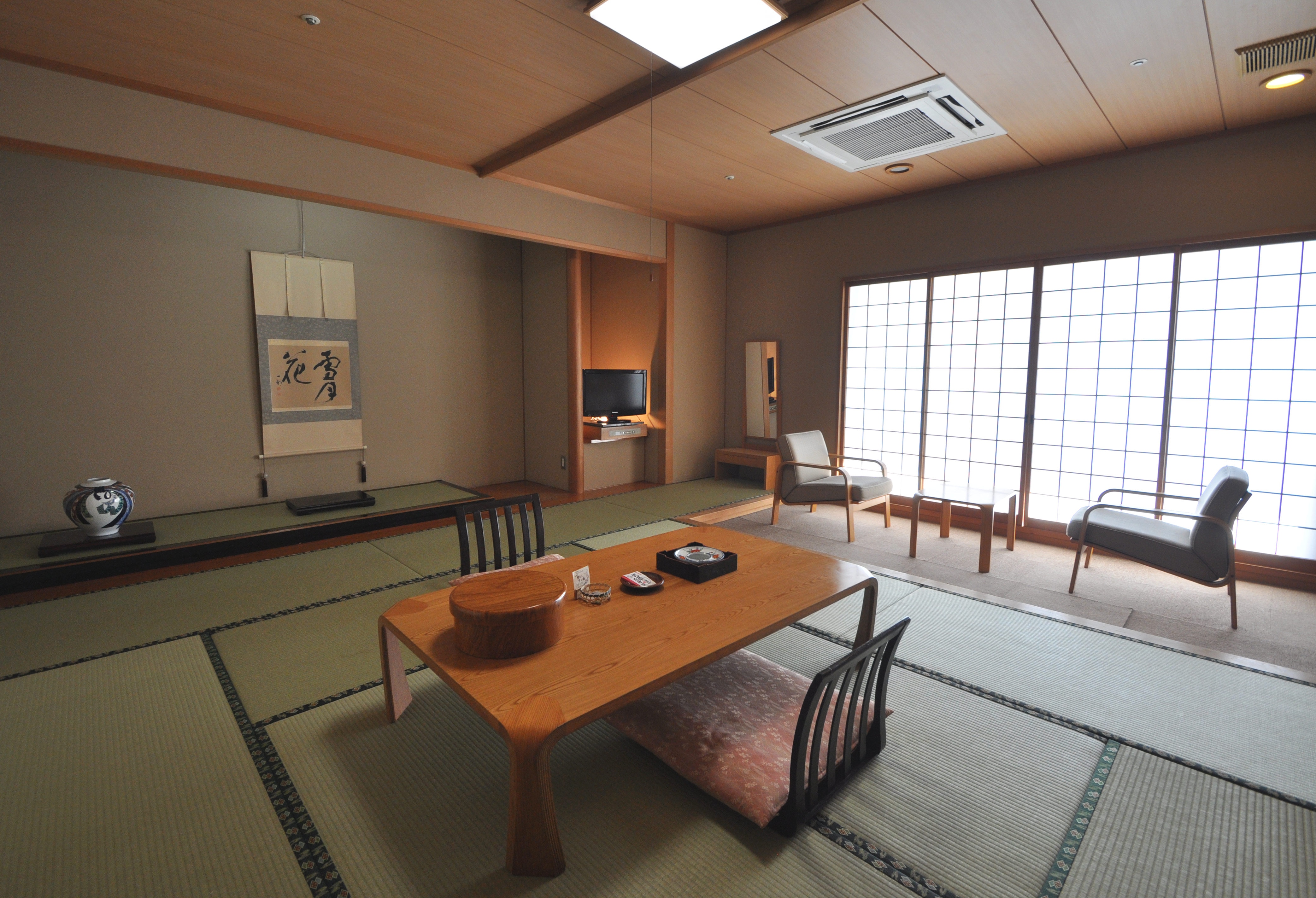  Spacious and open feeling with a good view [North Building, Japanese-style room 12 tatami mats]