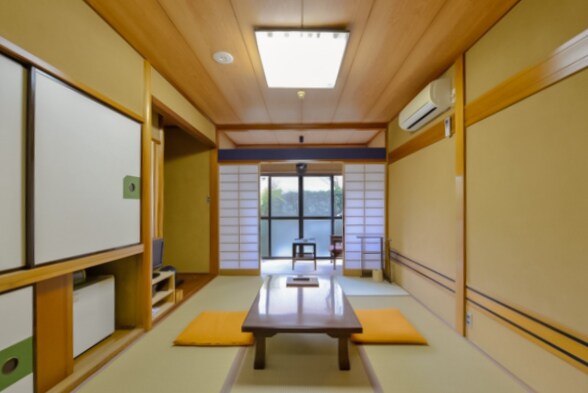 Main building Wakakusa 6 tatami mats
