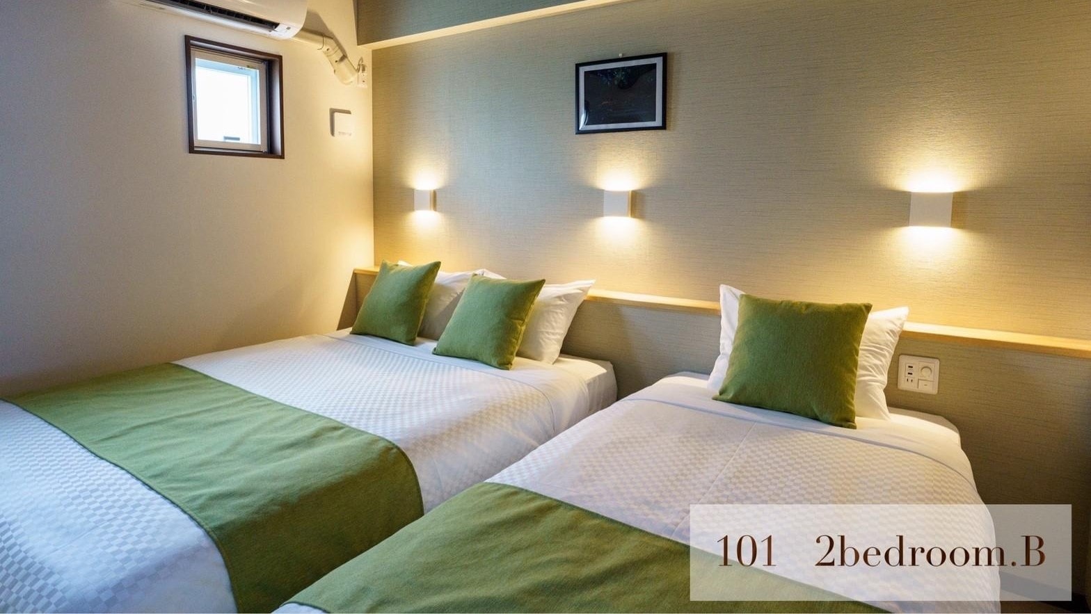 101: Capacity 7 people. The bedroom has one single bed and one double bed.