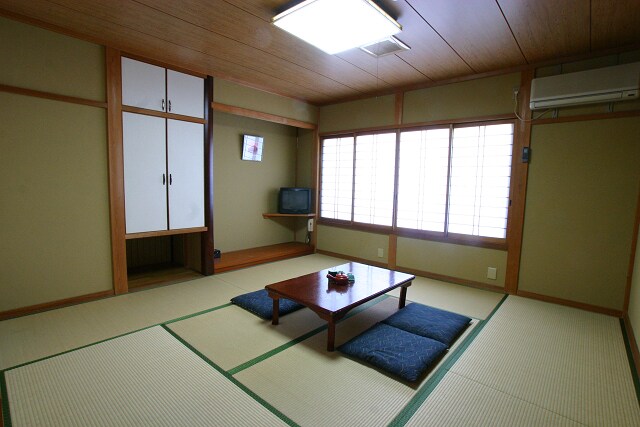 8 tatami room