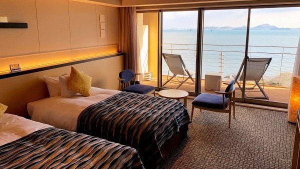 [Western-style twin room with wooden deck on the 4th floor] Wake up comfortably with Simmons bed
