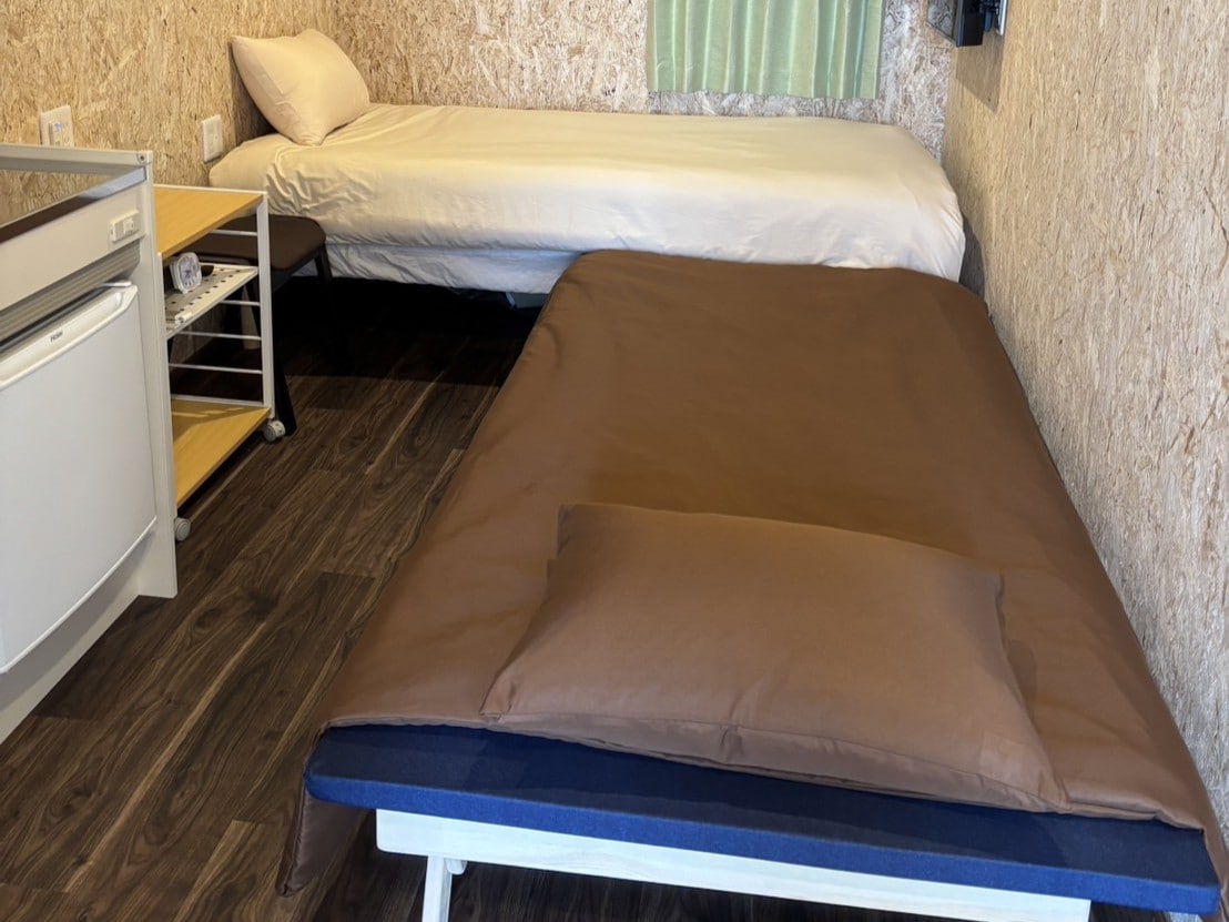 室內_單人床或_折疊床