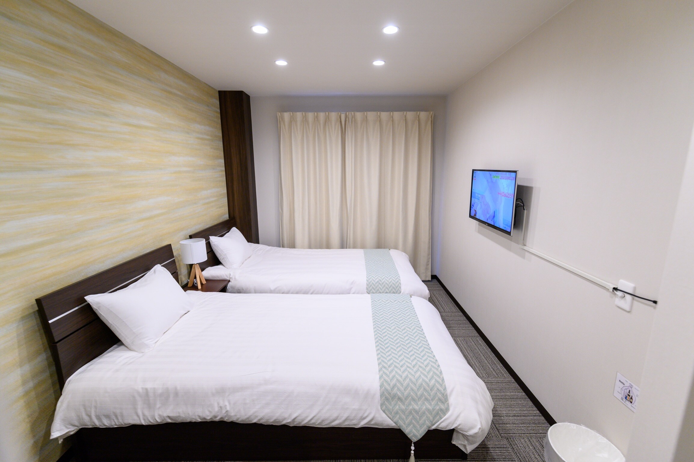 202 rooms