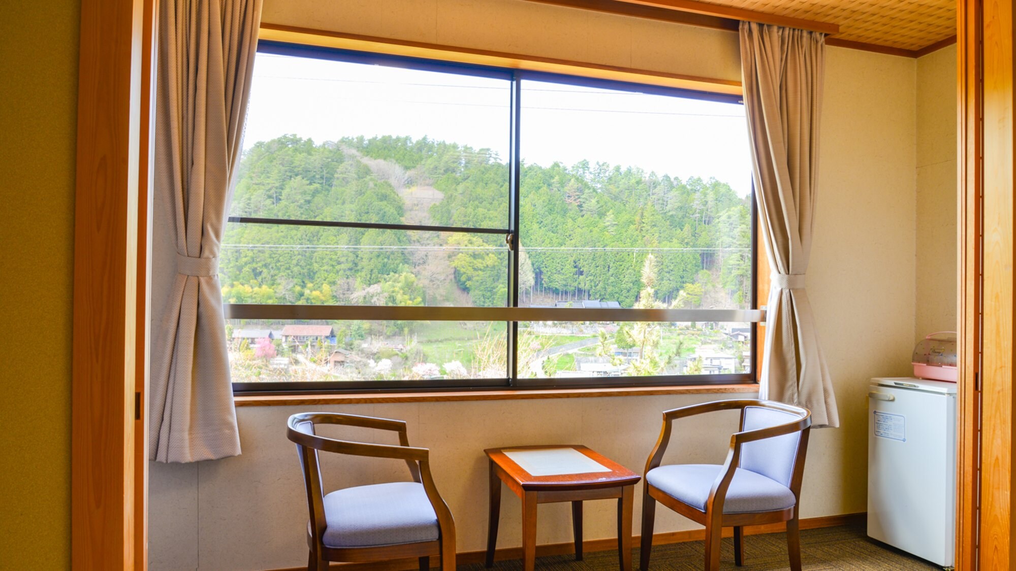 *[Fudo no Yakata] Enjoy a relaxing stay in a room surrounded by nature where you can feel the changing of the seasons.