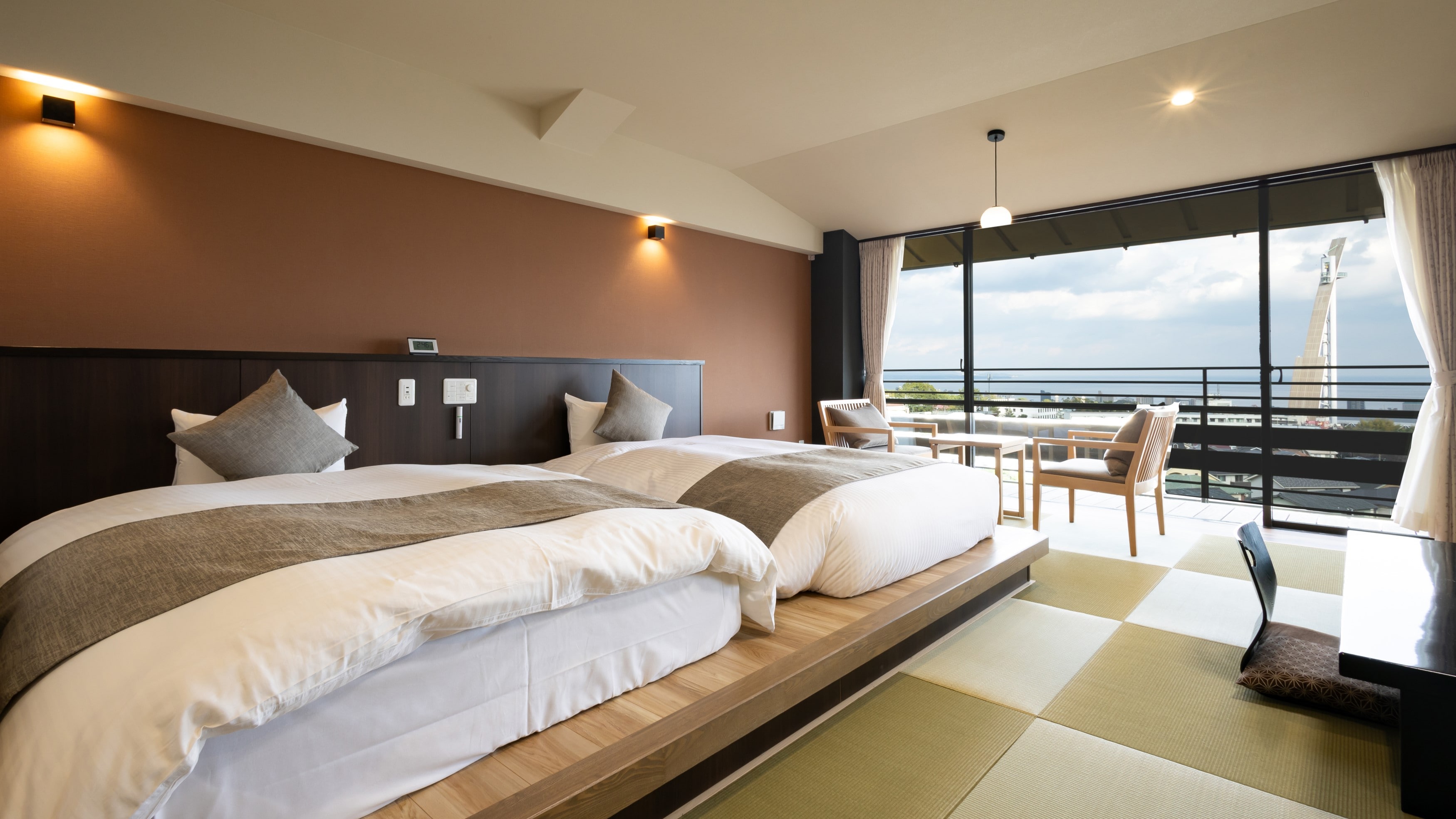 Japanese-Western style room (9 tatami mats) (sea side/3rd floor)