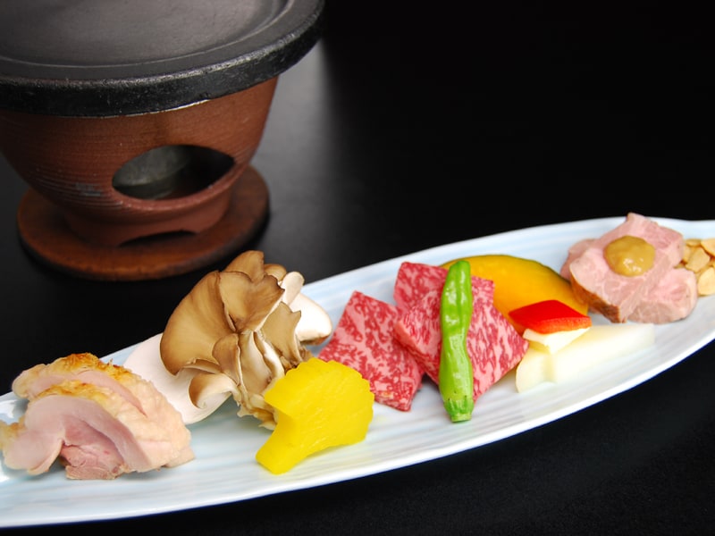 Kaiseki basic course: 3 kinds of Japanese beef, pork and chicken