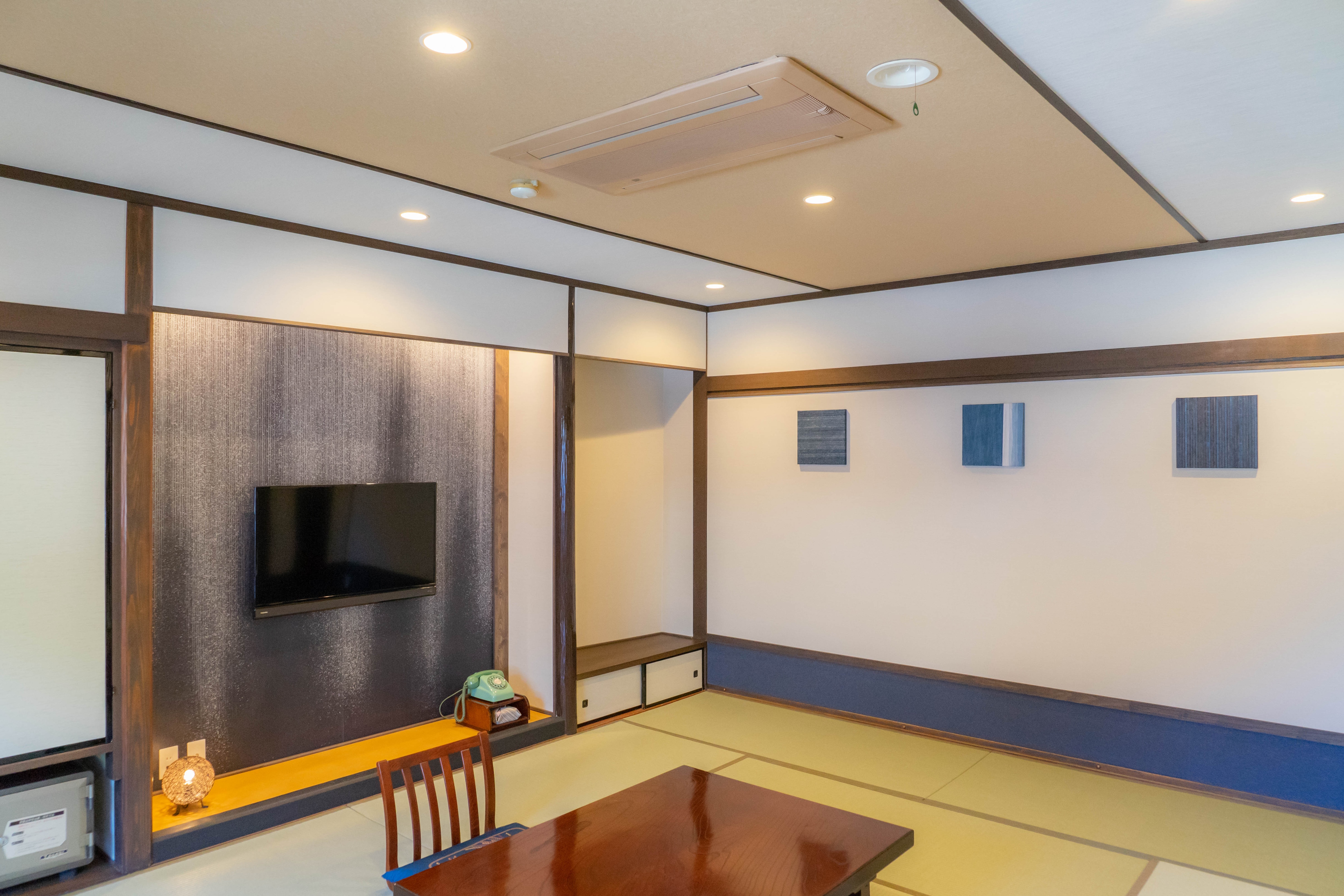 Modern Japanese-style room (view of Mt. Narita / with toilet / non-smoking)