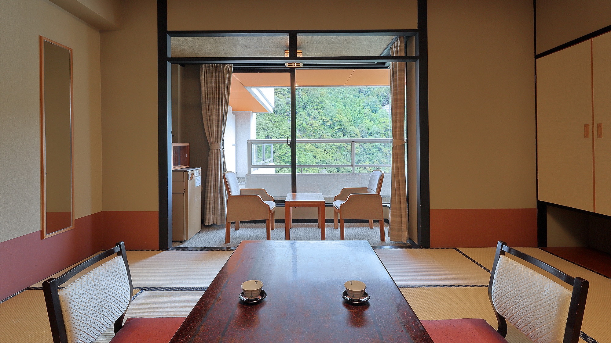 [Japanese-style room] 10 tatami room