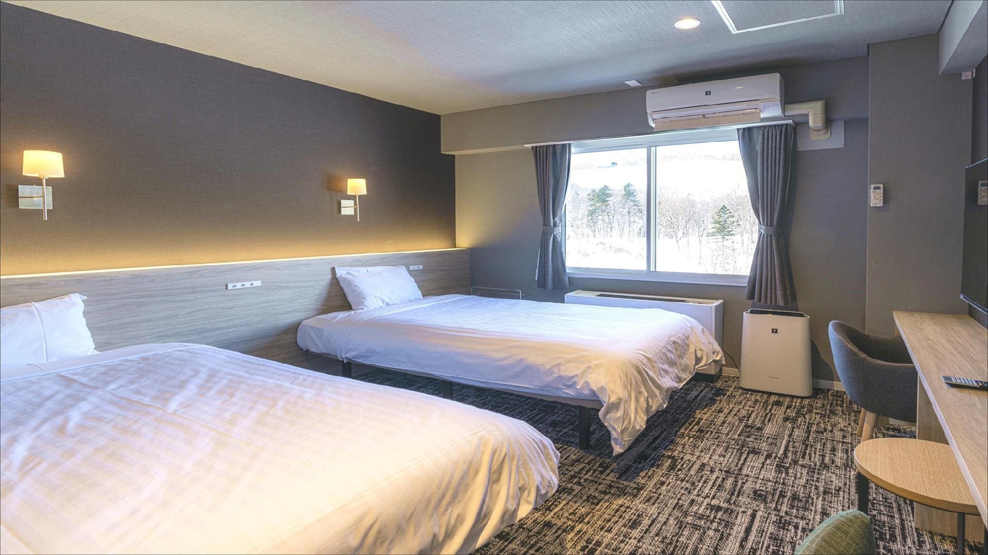 Comfort Plus (Western-style twin room)