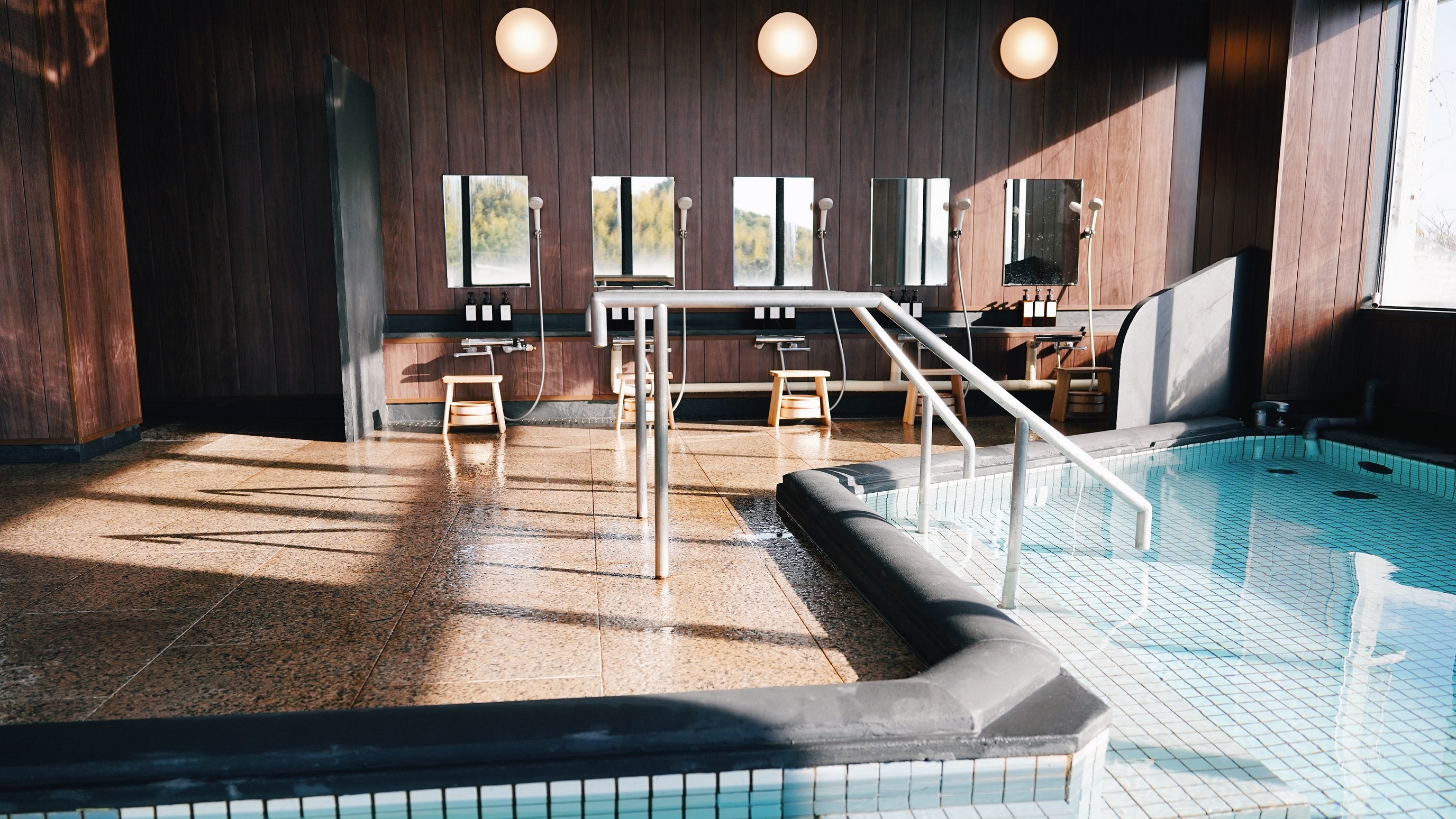 ■Large hot spring bath■