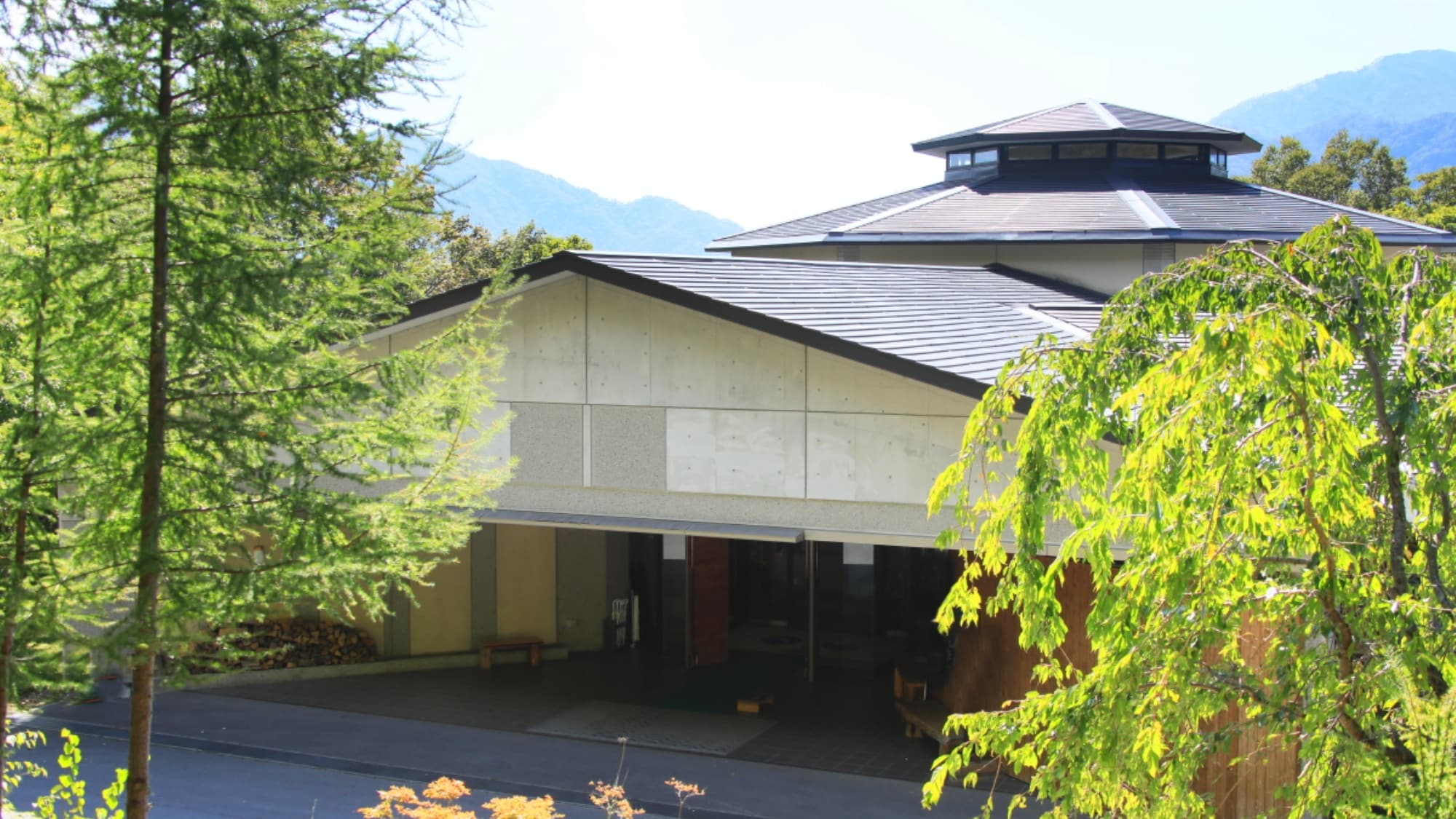 Appearance｜Front entrance