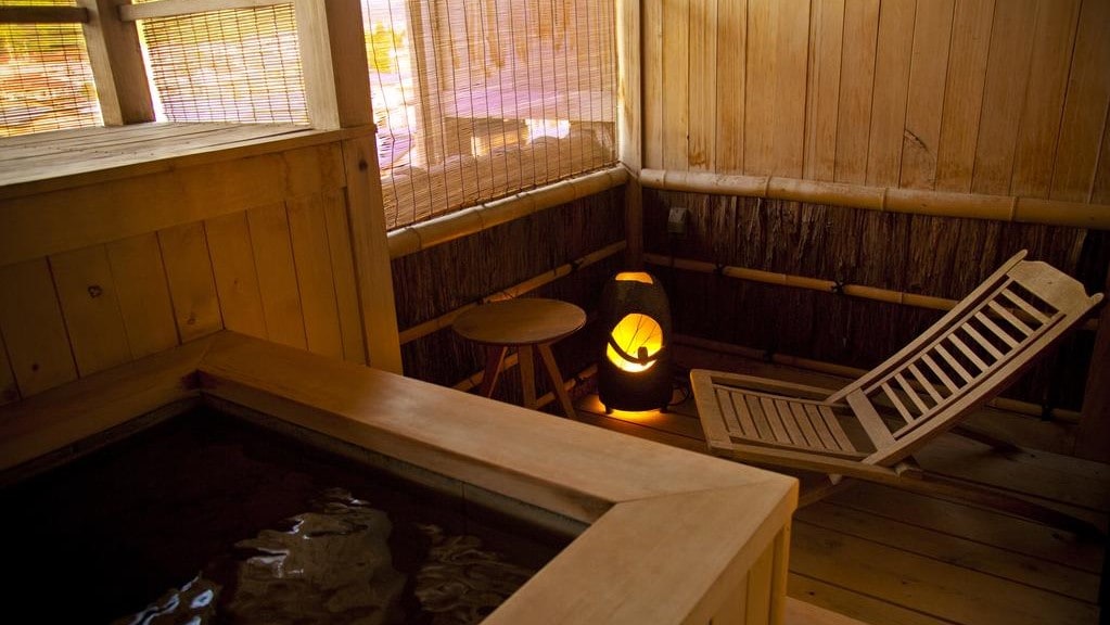 Rooms with open-air baths