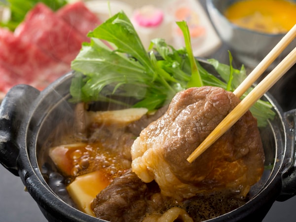 [치타 쇠고기 스키야키 바람 혼자 냄비] 특제 분할 아래의 달콤한 맛과 부드러운 고기의 맛이 입 가득 퍼진다