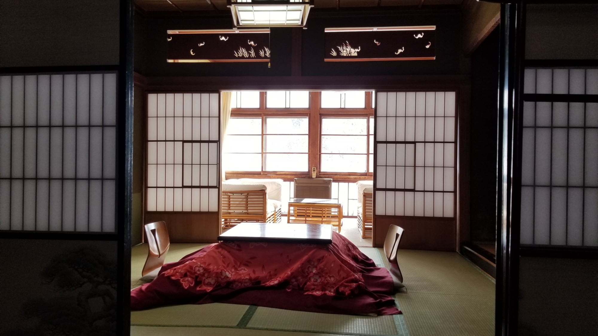 【본관 객실 일례】혼마, 다음 사이, 광연이 있는 3간 연속의 일본식 방