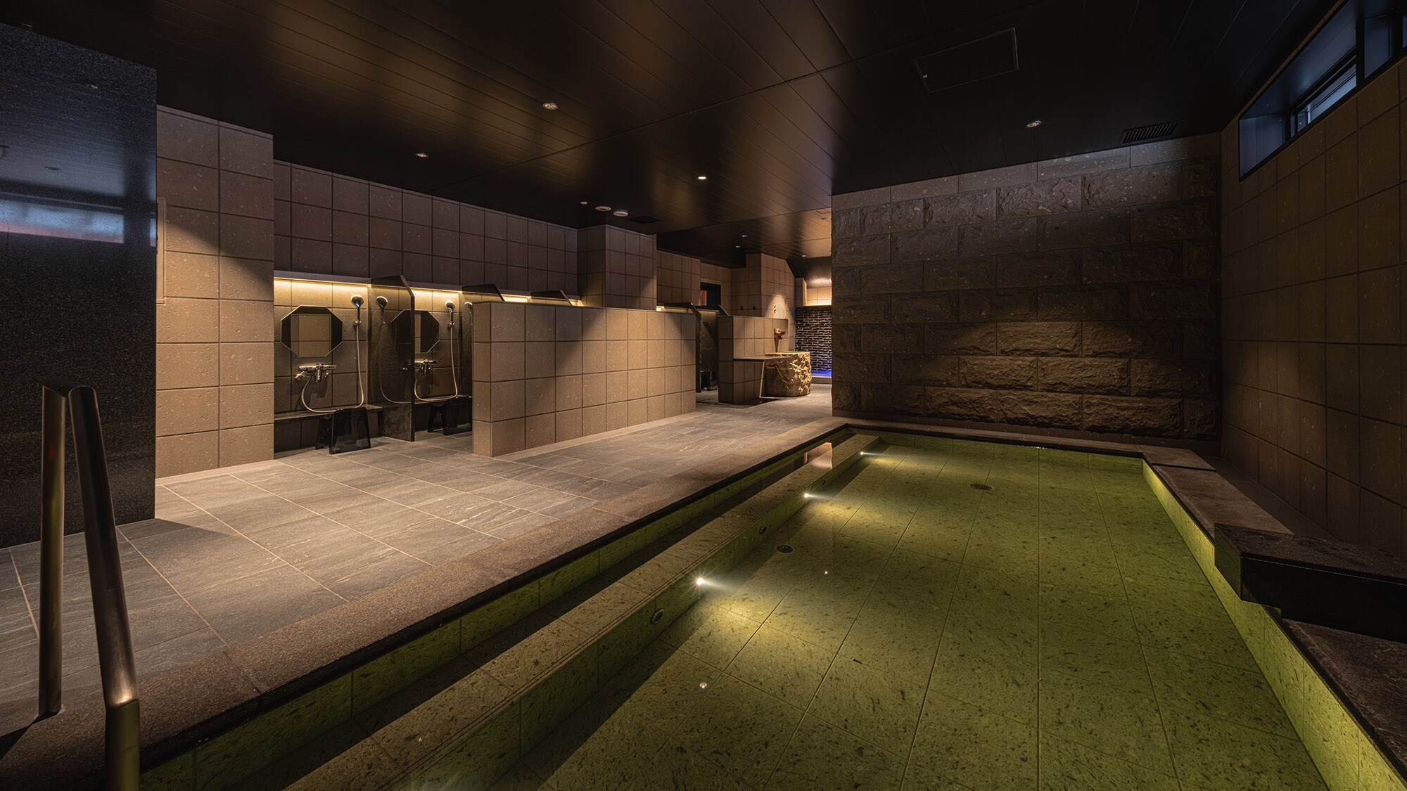 大浴場 |由頂級澡堂設計師設計的大型公共浴池