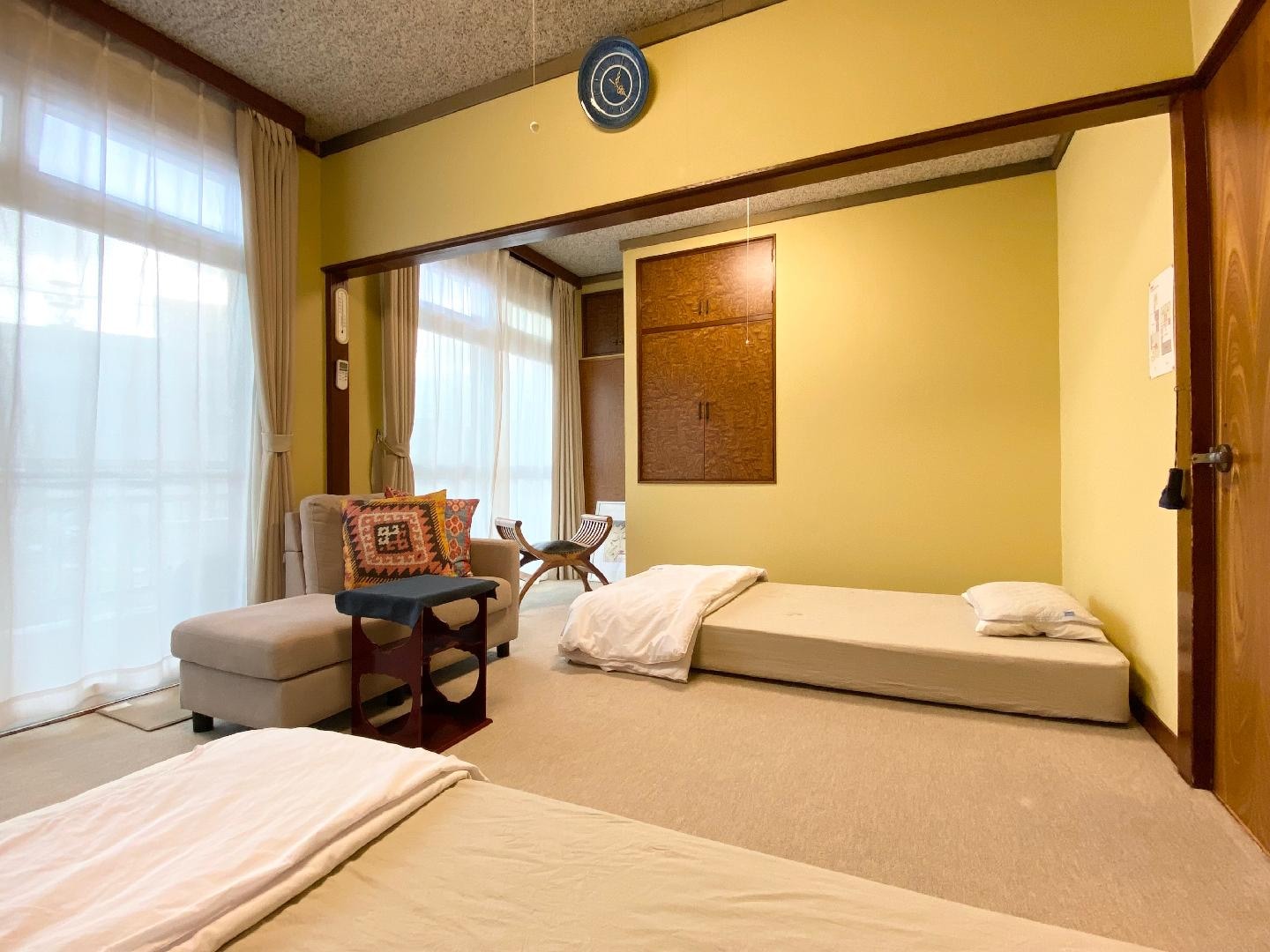 Kamar bergaya Barat lantai 2 01