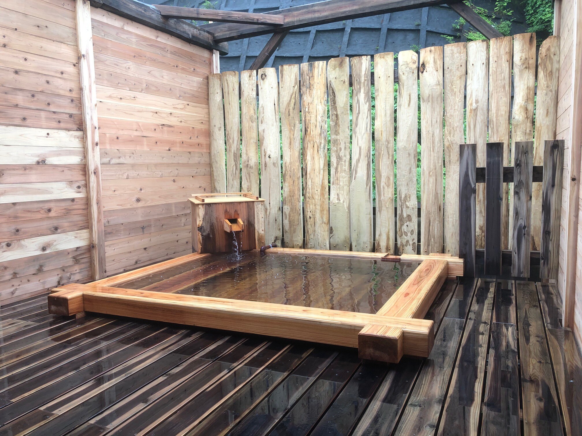 Reopened on July 20, 2020. Private open-air bath! You can bathe whenever it's available, no reservation required.