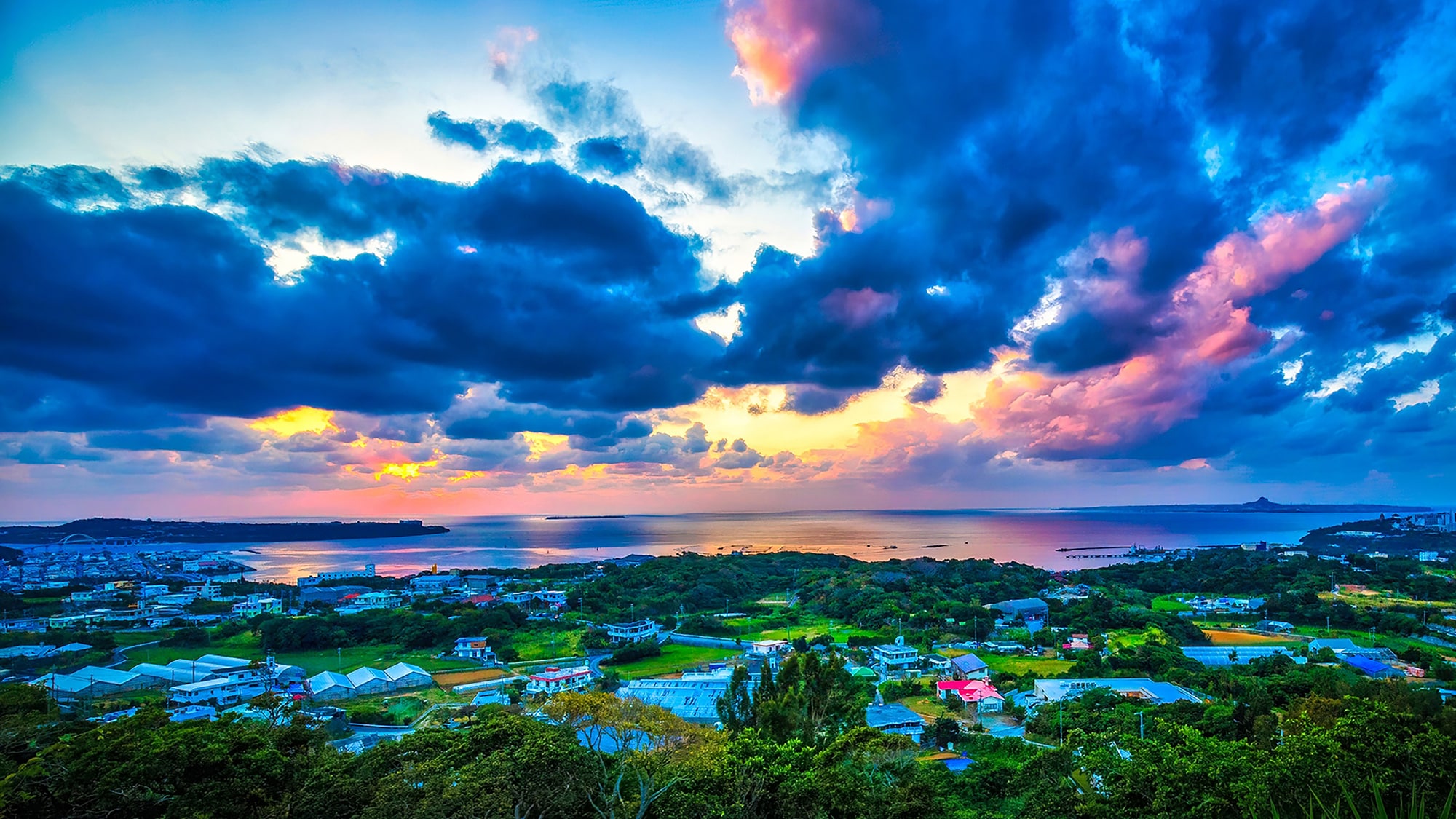 [Sesoko Island] A famous scenic spot from morning to evening