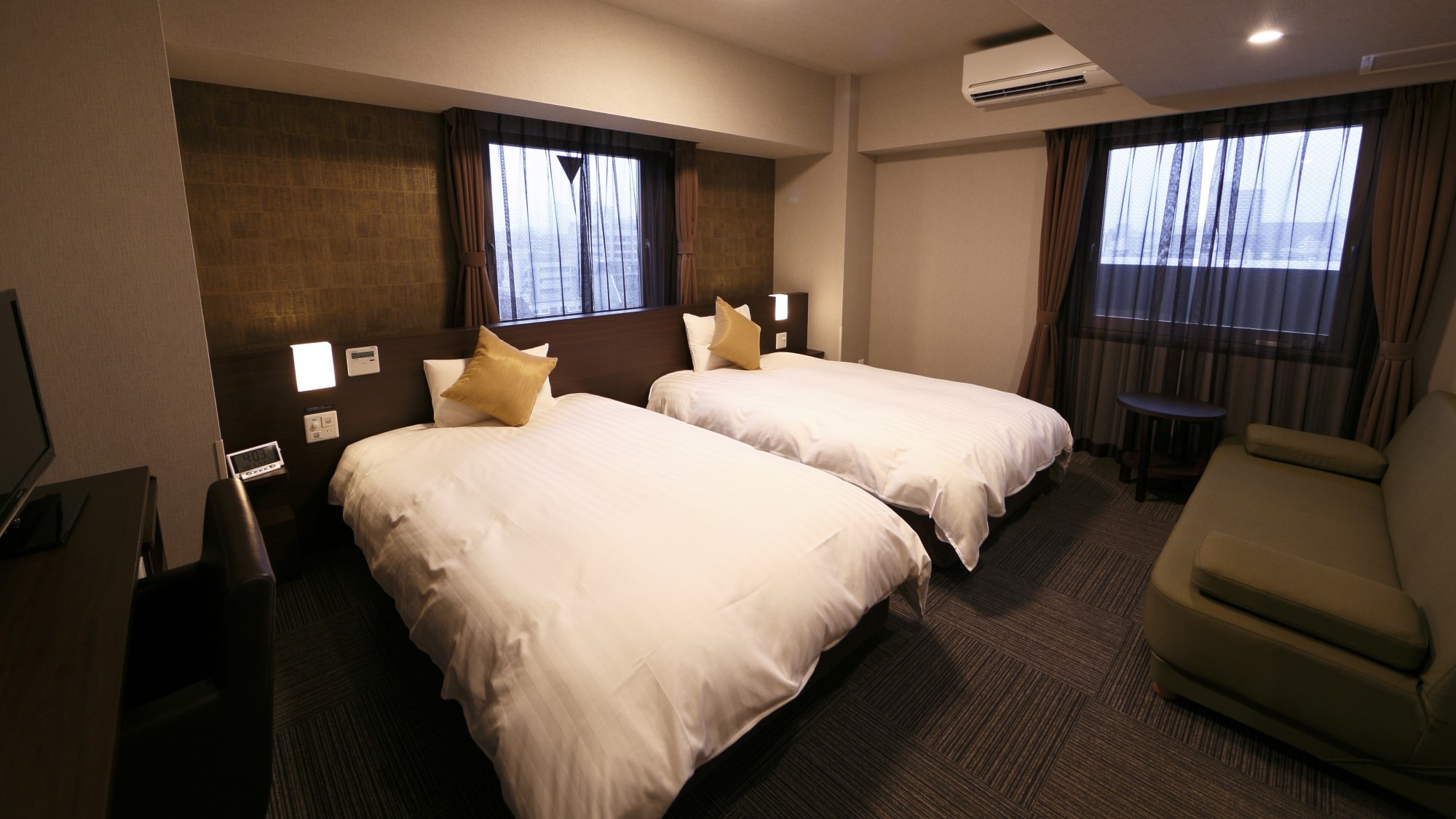 ◆ Triple room 26 square meters with 32 inch TV (Bets are available only for adults)