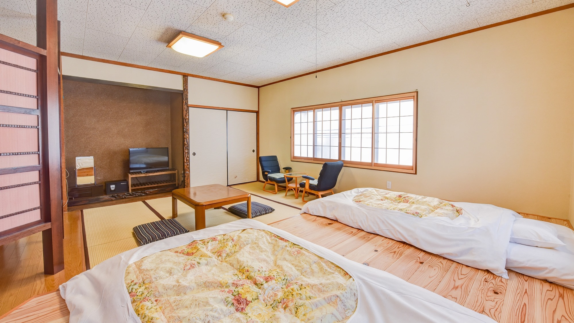*[Example of guest room: Random Japanese-style room] After relaxing in the hot springs, please relax and unwind in your room.