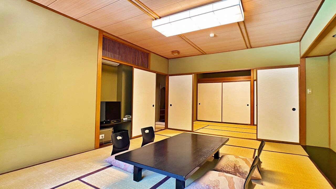 Spacious Japanese-style room 14 tatami mats + 6 tatami mats 2 rooms (with bath and toilet) Non-smoking