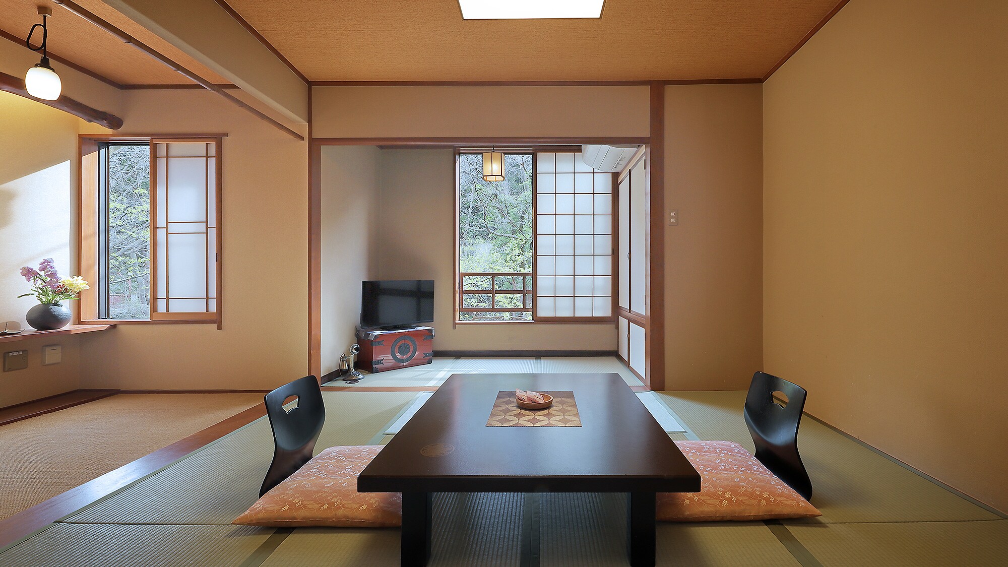 Japanese-style room with open-air bath "Satsuki no Ma"
