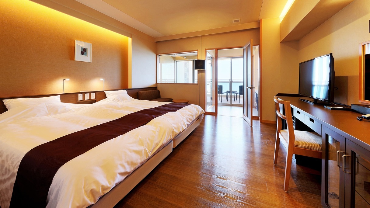 Kamar standar kamar tidur Jepang dan Barat. Tempat tidur Simmons tipe kembar Hollywood