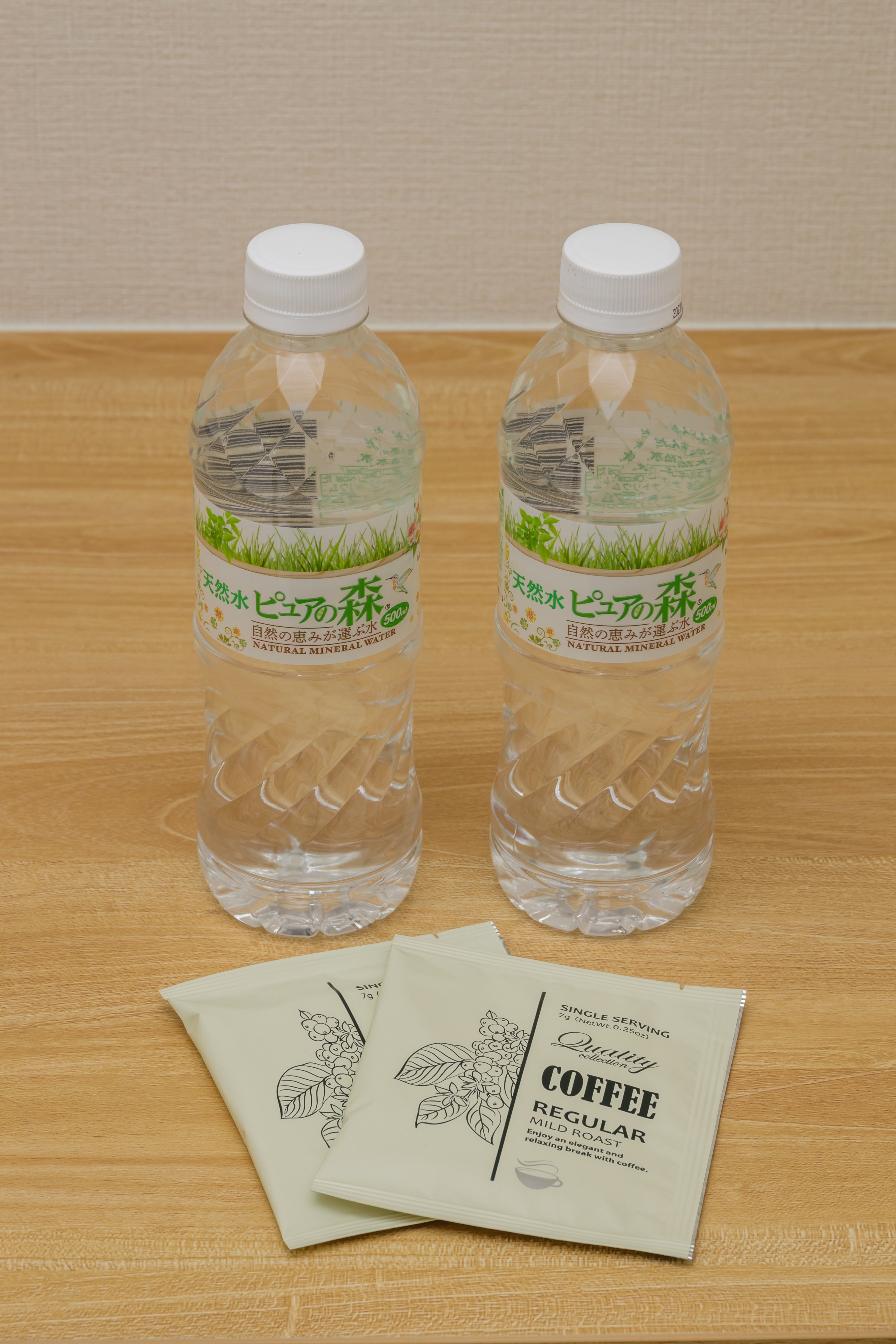 Mineral water & drip bag coffee