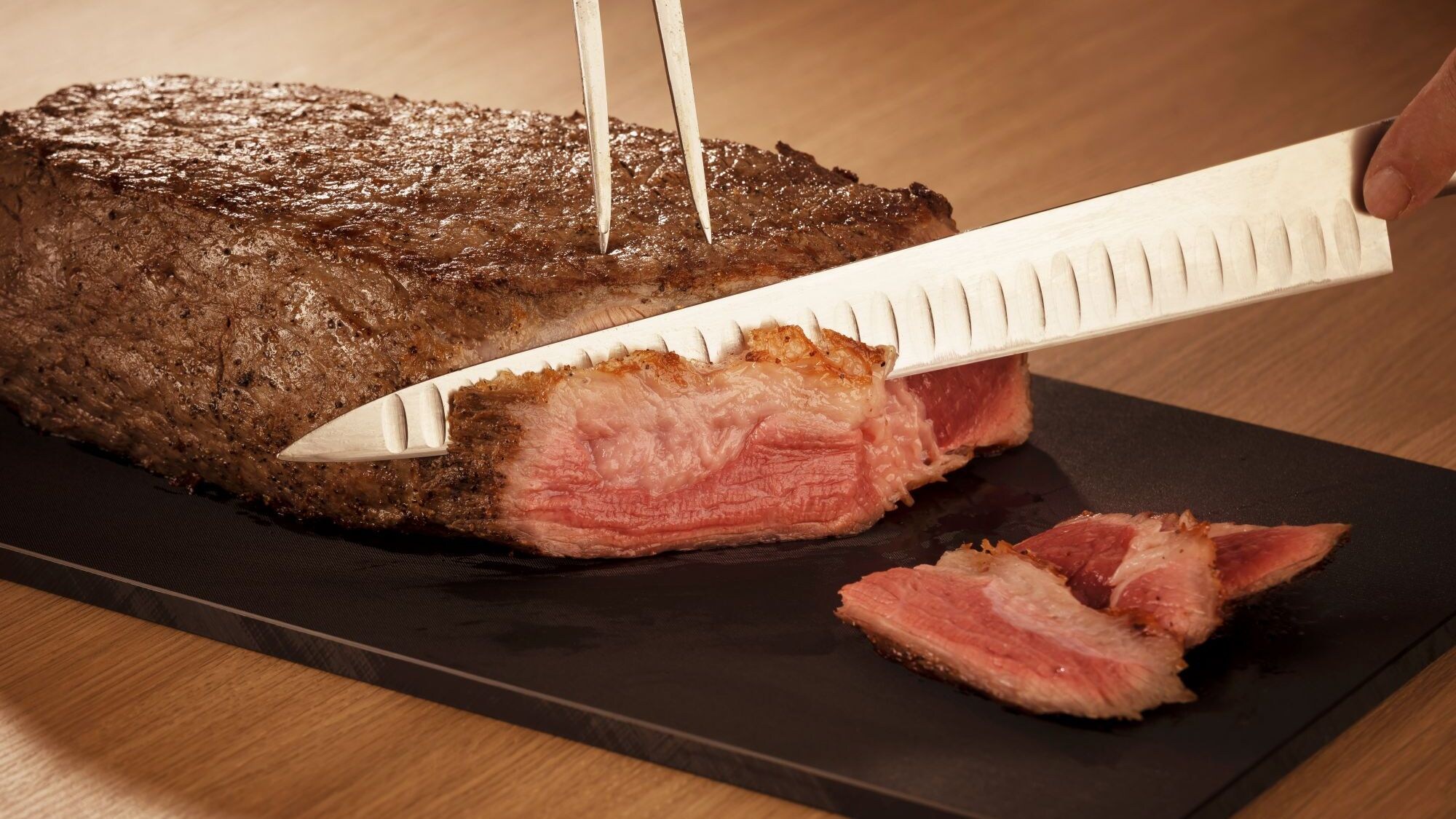 Menu spesial "Panggangan daging sapi gulung domestik" akan dimasak di dapur langsung [prasmanan makan malam]