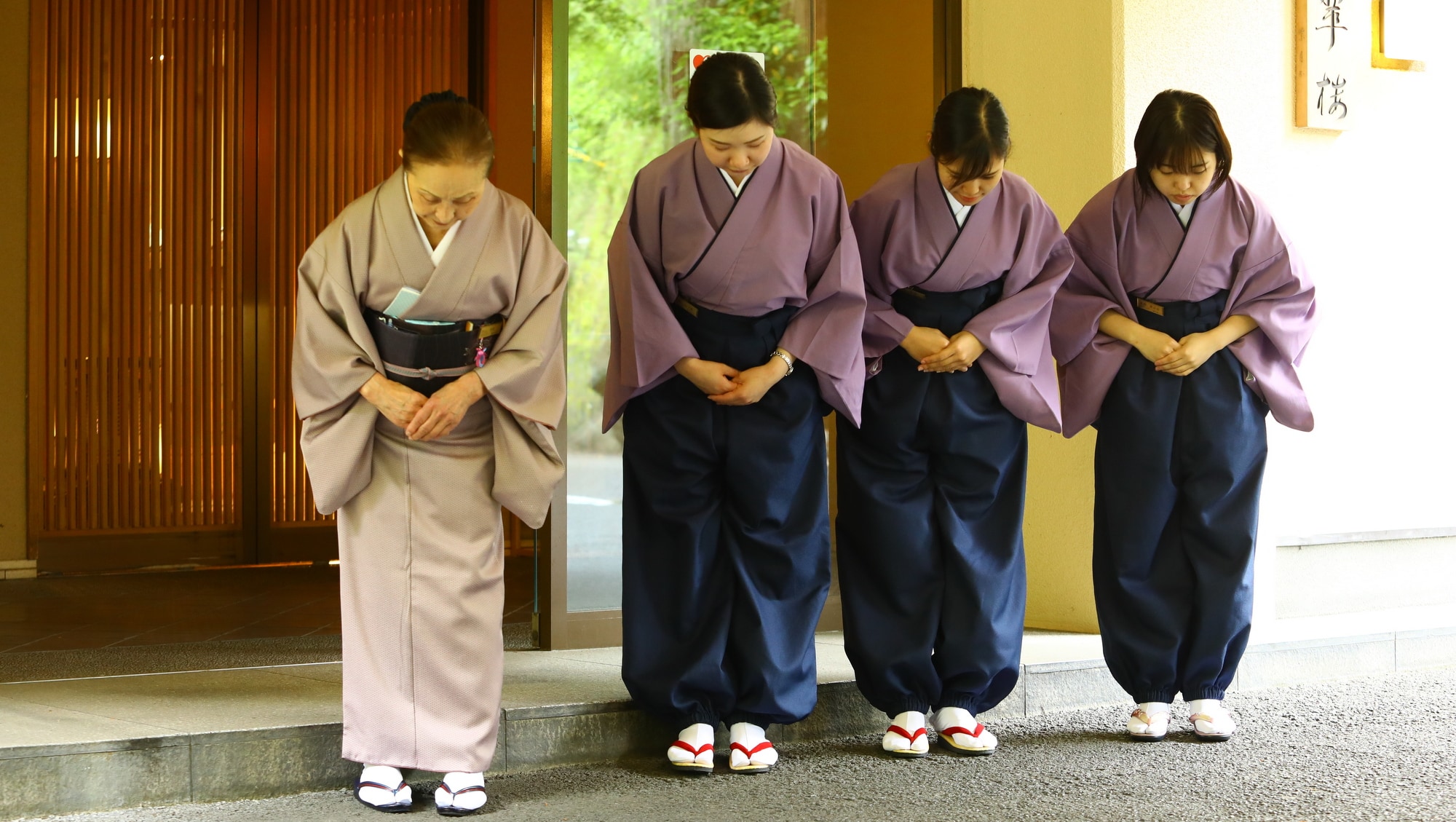 [Hospitality] We look forward to welcoming you in Oku-Yugawara, where the greenery of the mountains changes with the seasons.