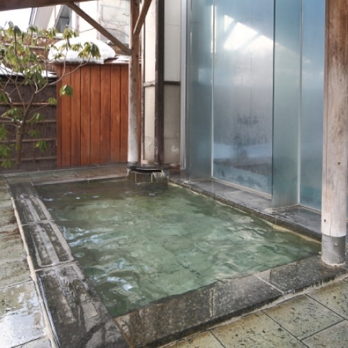 [Open-air bath]