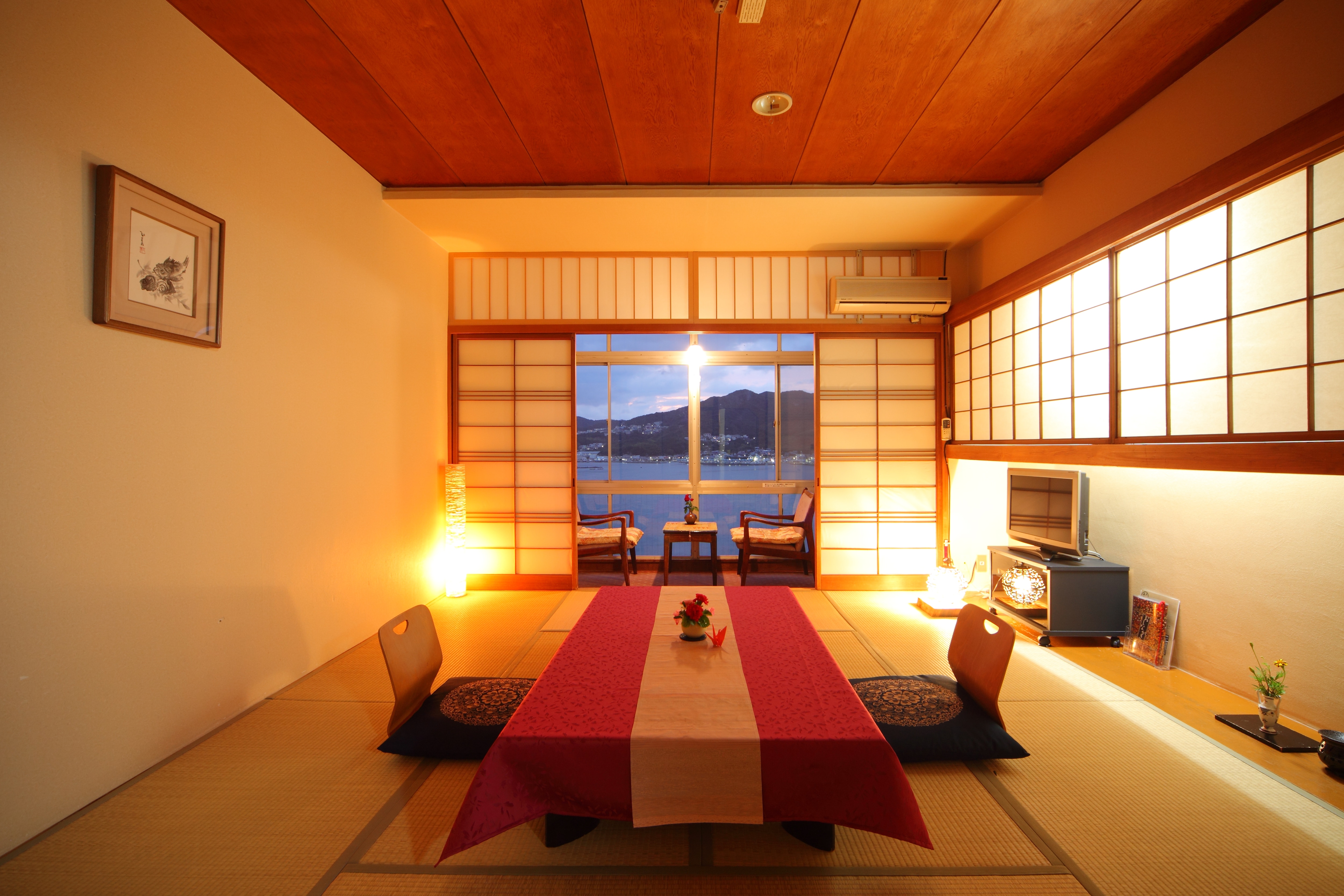 Japanese-style room (8 tatami mats)