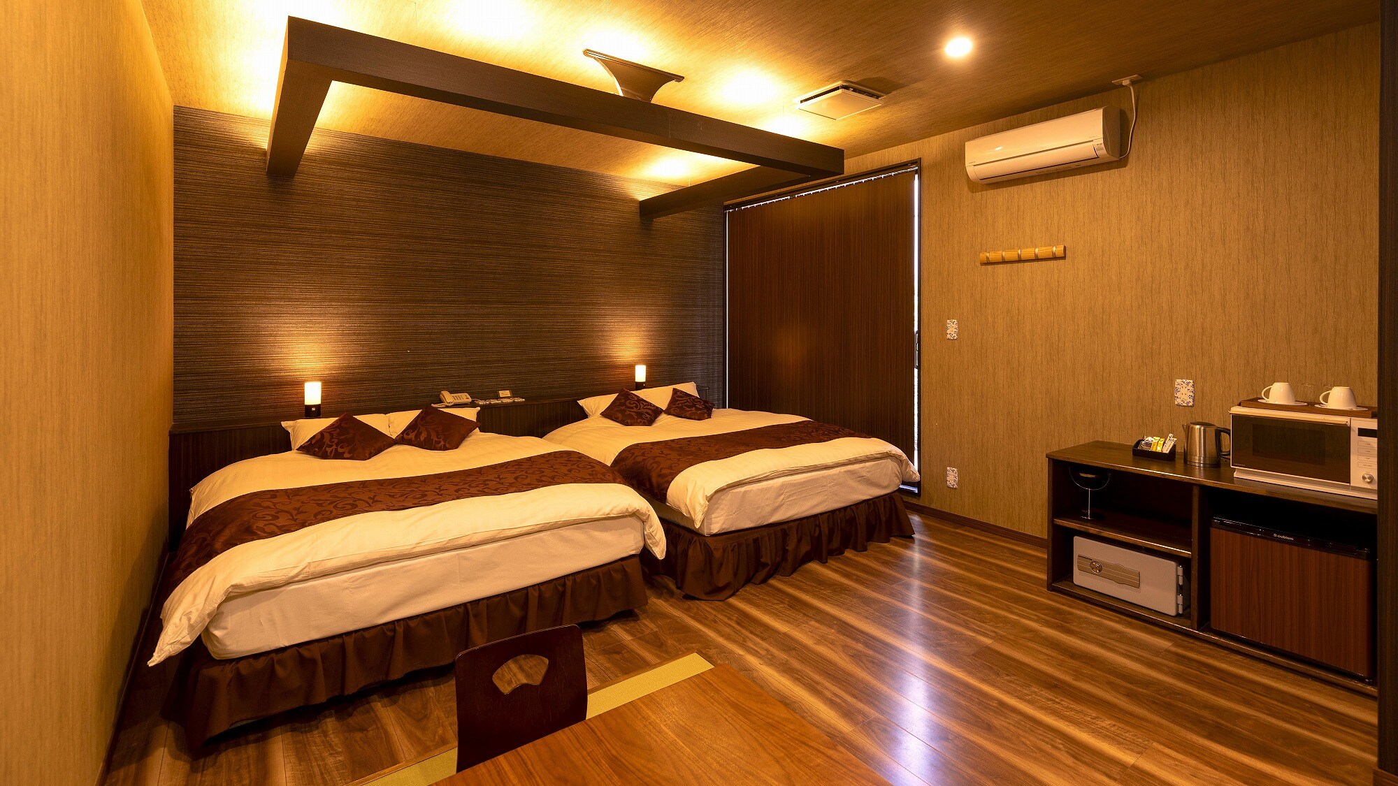 [Japanese-Western room/Rock bath] With open-air bath