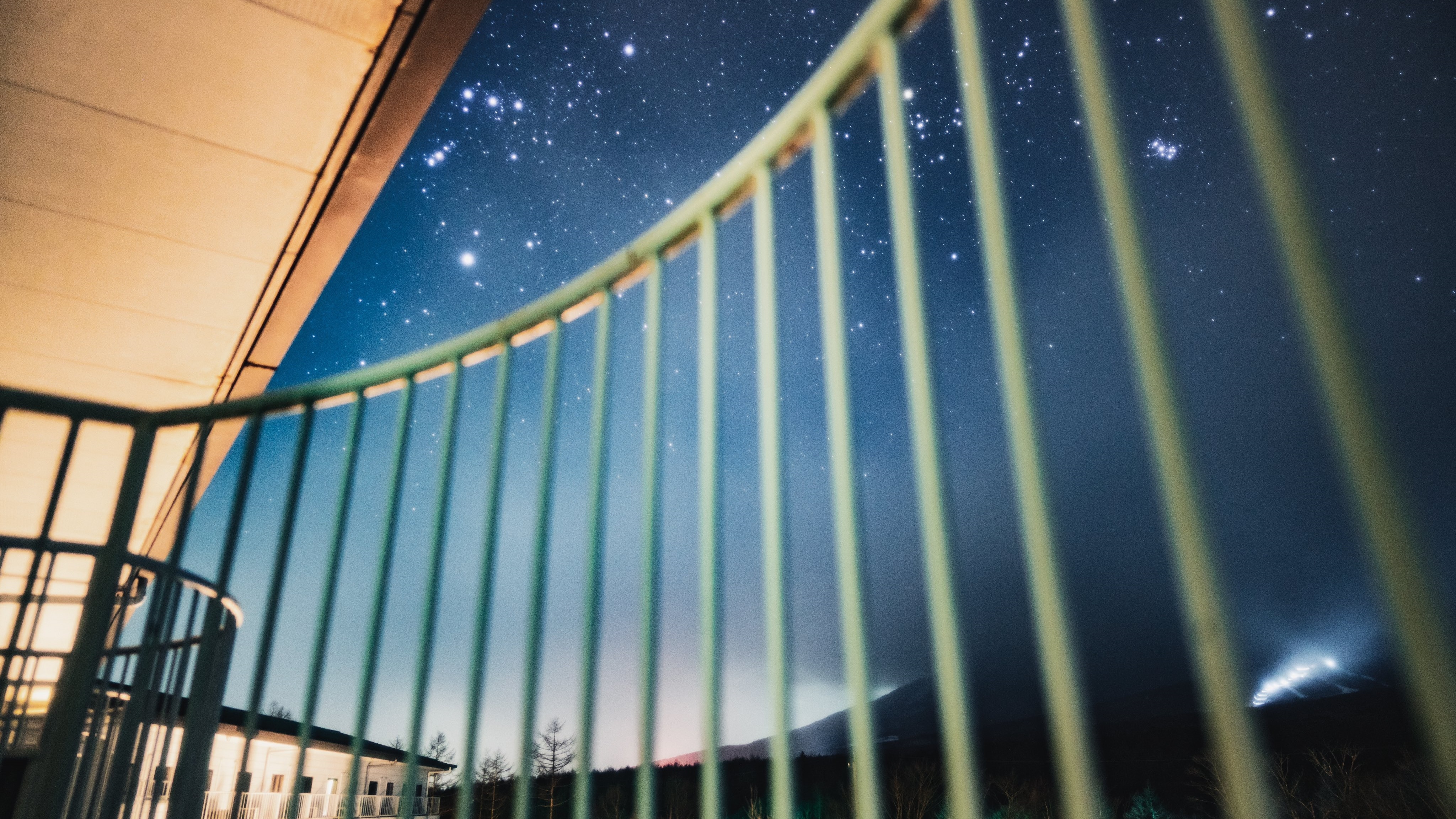 Starry sky seen from the twin room