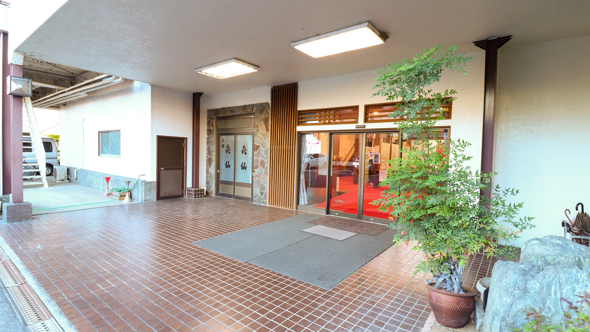 #Appearance_Welcome to Kisen, an inn with a Showa retro atmosphere!