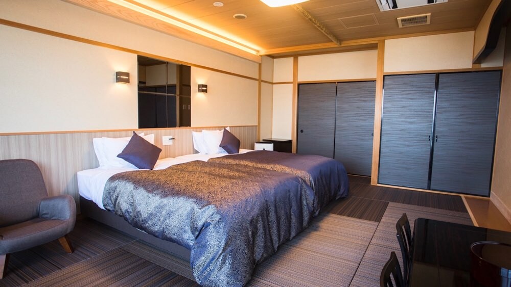 [Japanese Beauty Jr. Suite] 35㎡ Shigaraki ware open-air bath