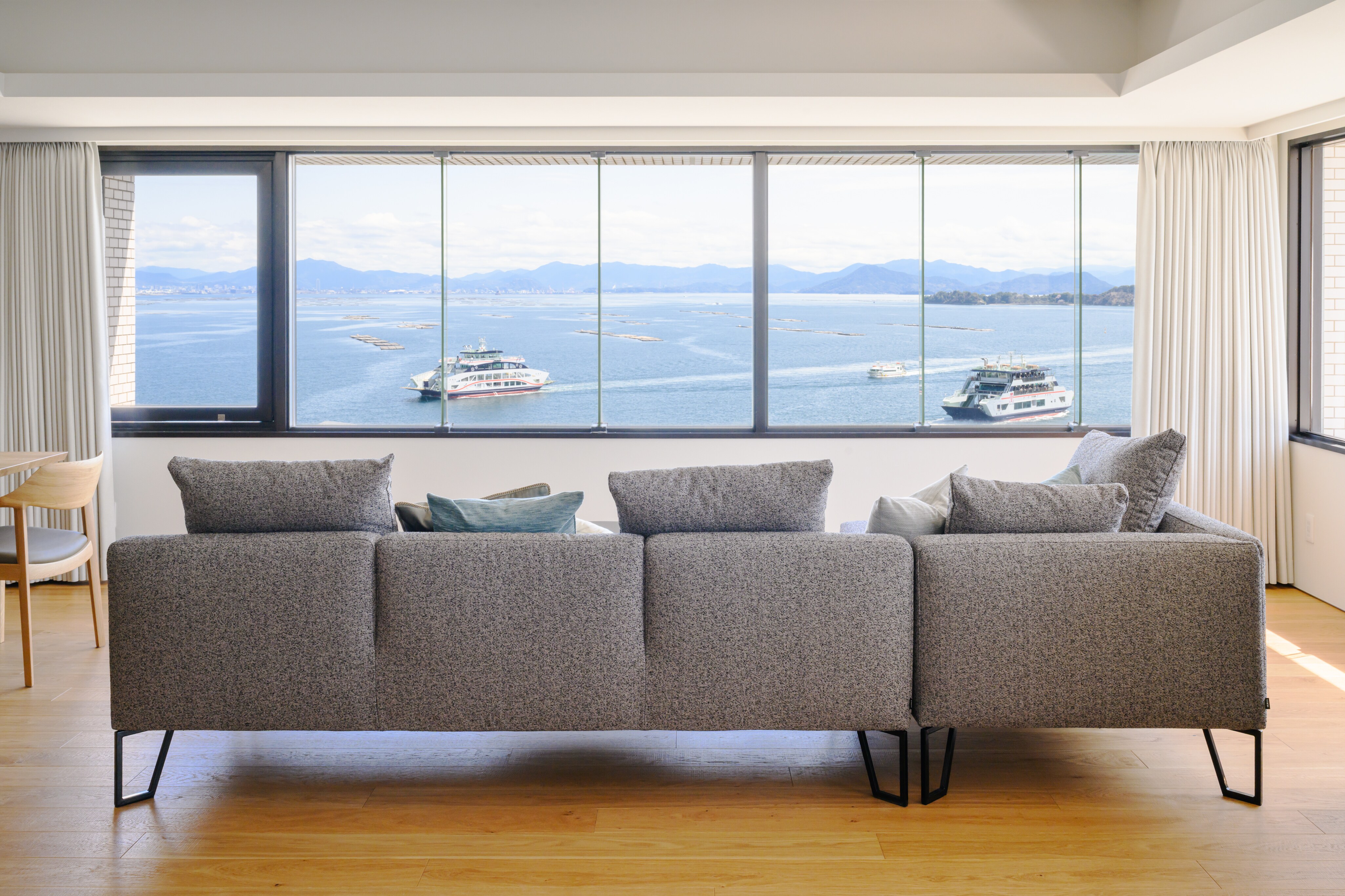 801 Dining sofa view