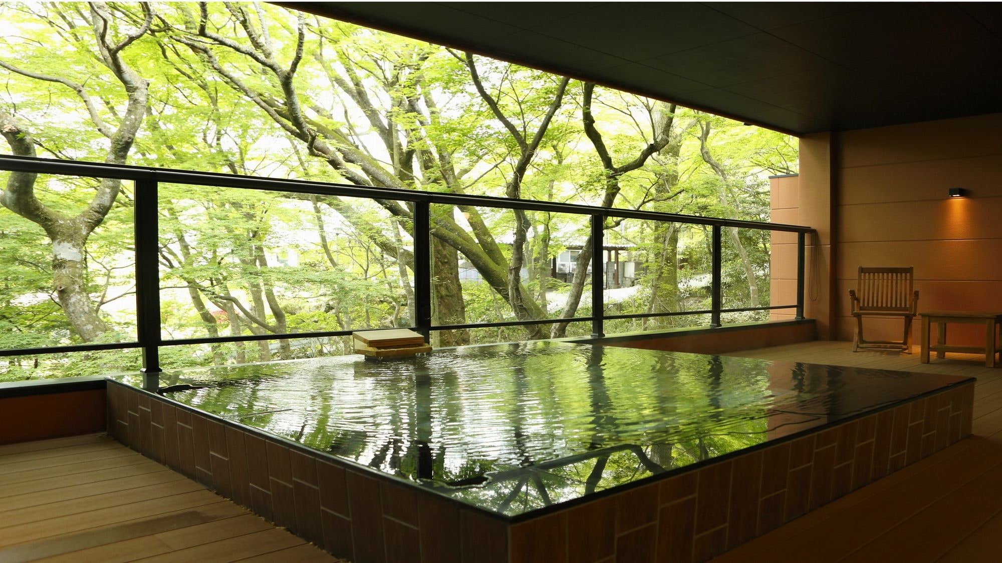 Guest room open-air bath