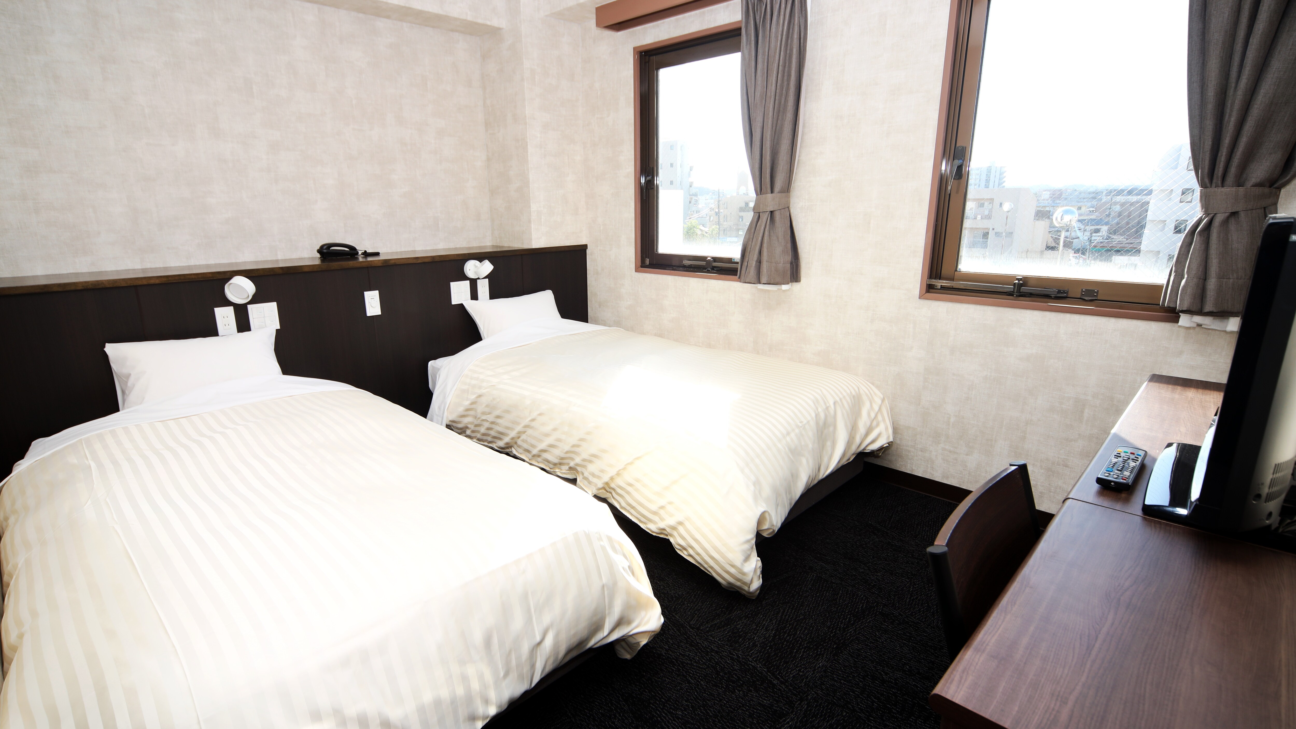 Kamar Twin AC (tipe sentral)