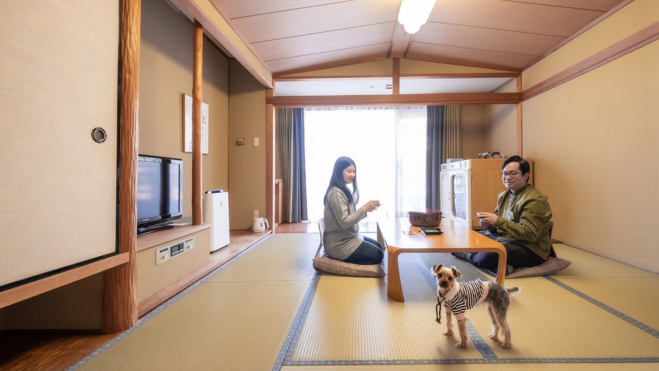 [Japanese-style room where you can stay with your dog] Equipped with a private entrance/8 tatami mats