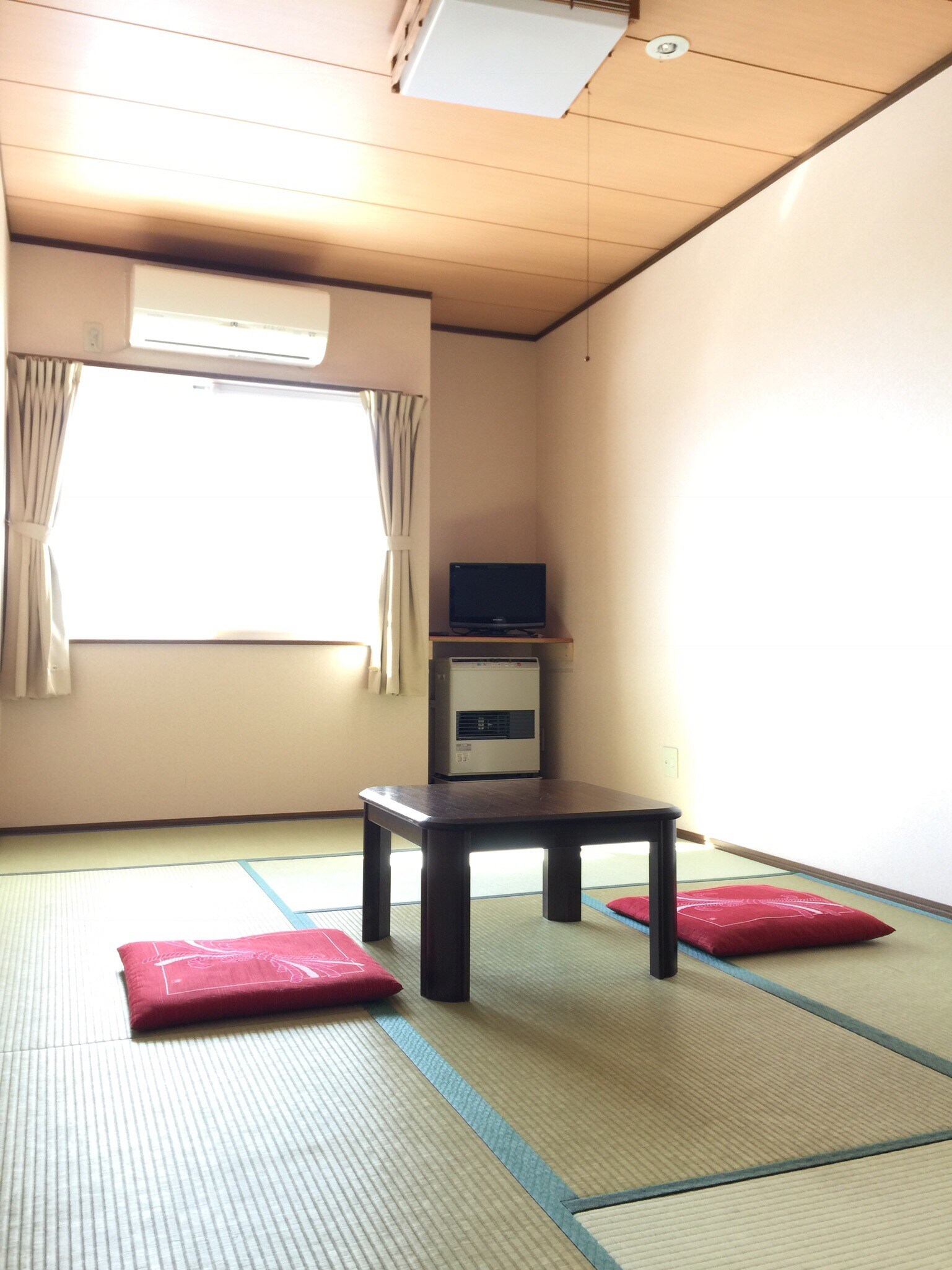 New building Japanese-style room (7.5 tatami mats)