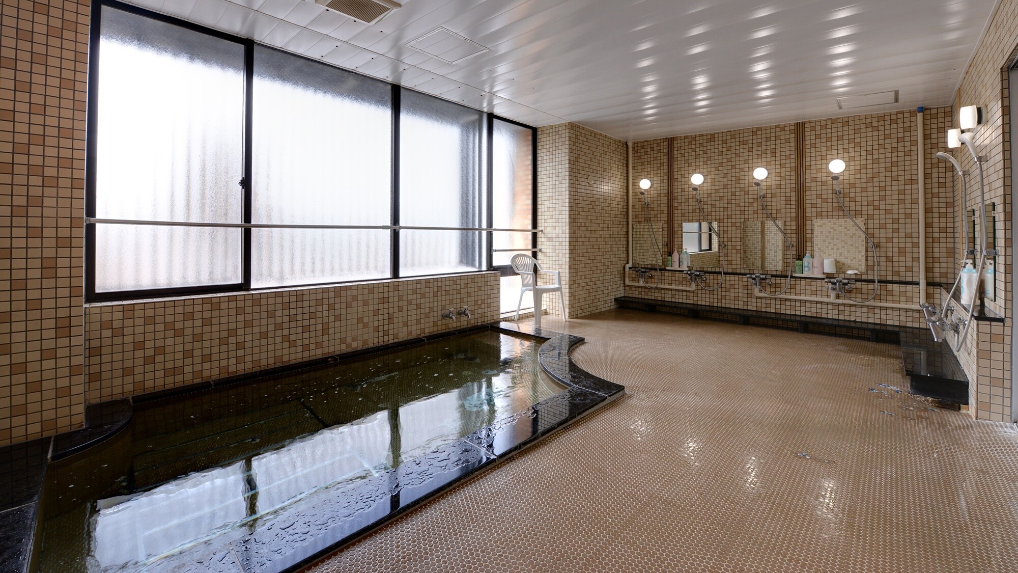 * [Large public bath/Umineko]