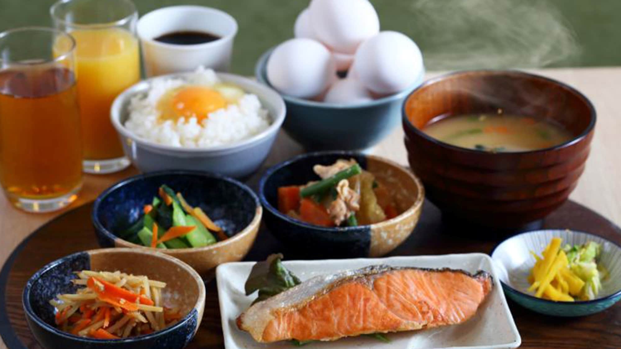 จานอาหารเช้า 3 ประเภทให้เลือก [อาหารญี่ปุ่น] *เติมข้าว เครื่องดื่ม และไข่ดิบฟรี