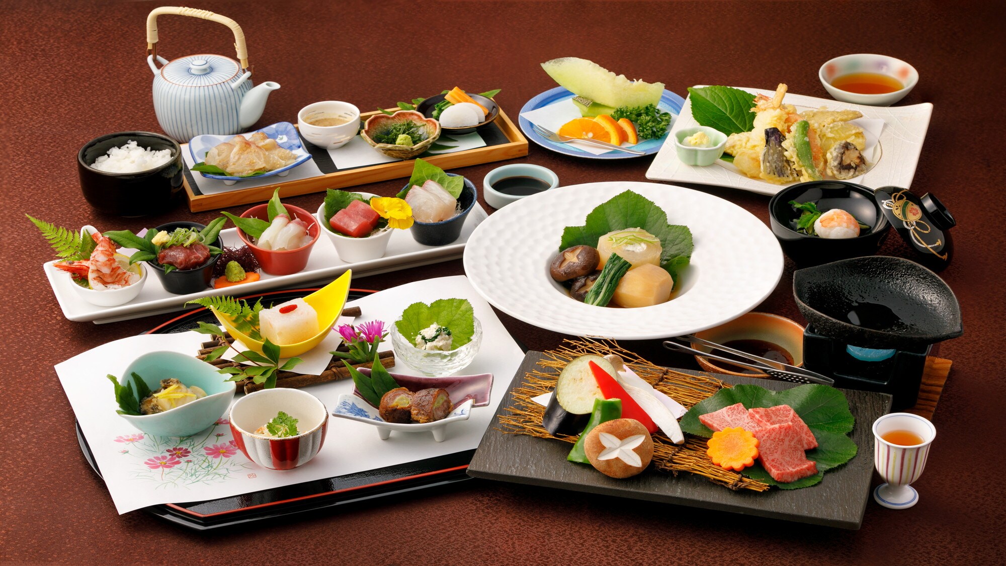 “แผนอาหาร Kaiseki แบบฮานะโนะคิ” ที่ใช้วัตถุดิบที่คัดสรรมาอย่างพิถีพิถัน *ภาพที่แสดงเป็นเพียงภาพประกอบเท่านั้น