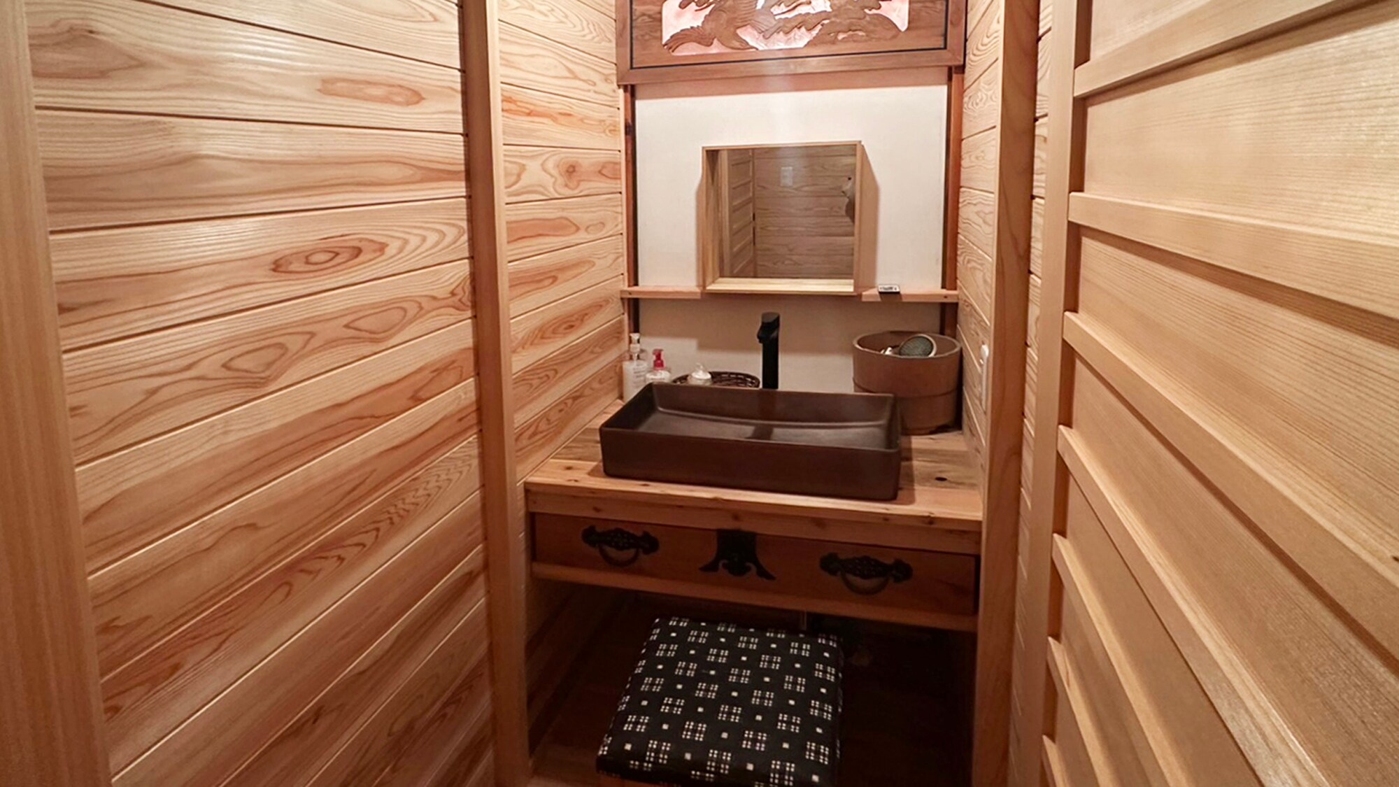 [Yonenokura] Outdoor washroom