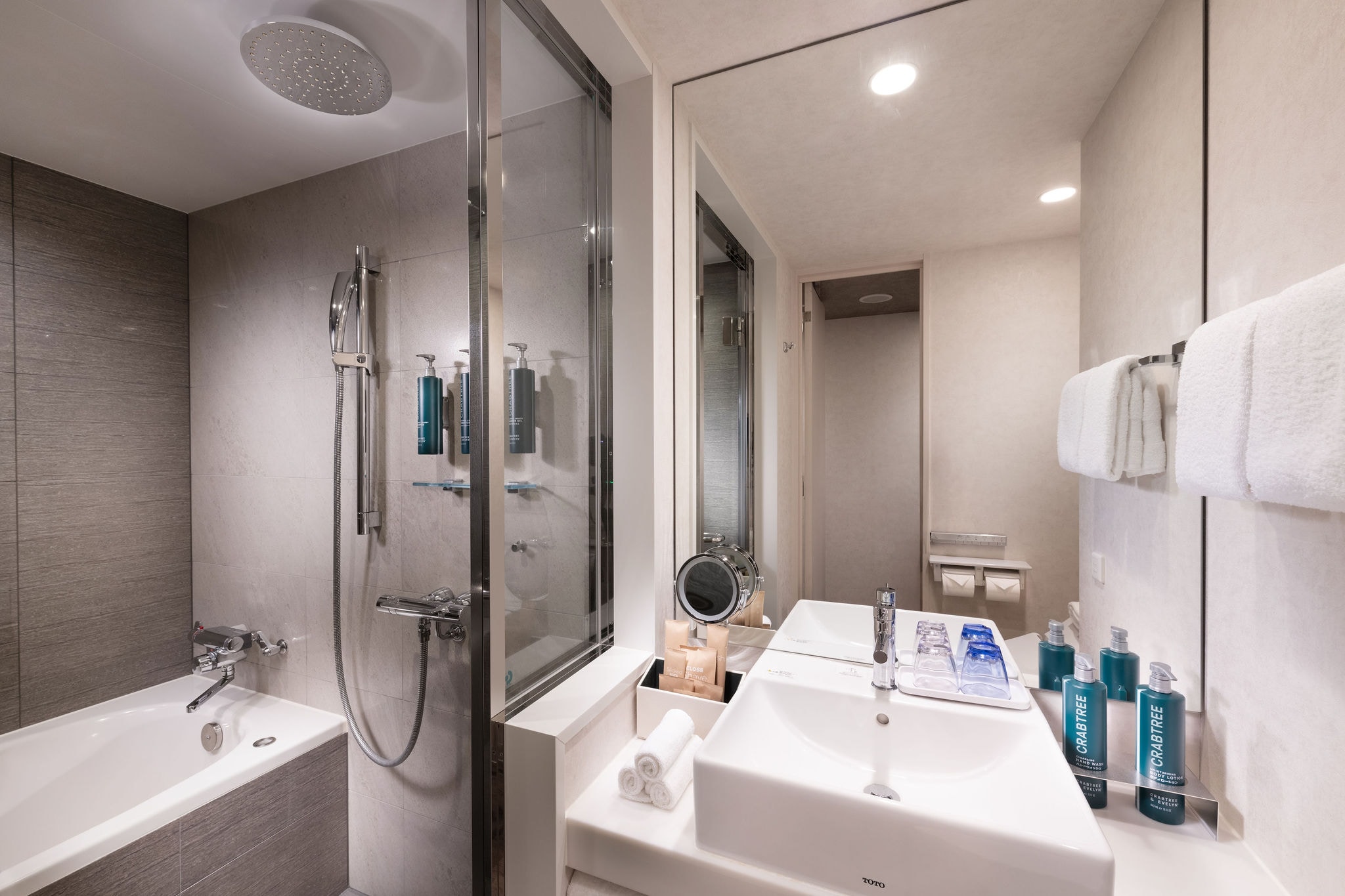 Guest Room (1 Queen Bed, Upper Floor) Bathroom